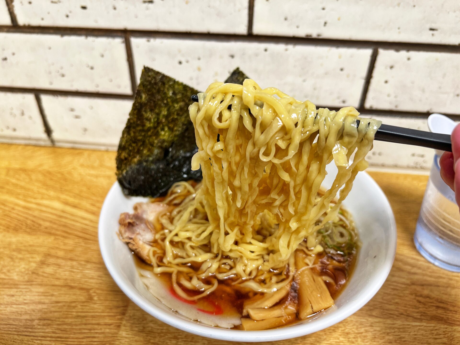 さいたま市「駅そば」大宮駅のホームで発見した600円の絶品佐野ラーメンが穴場すぎた