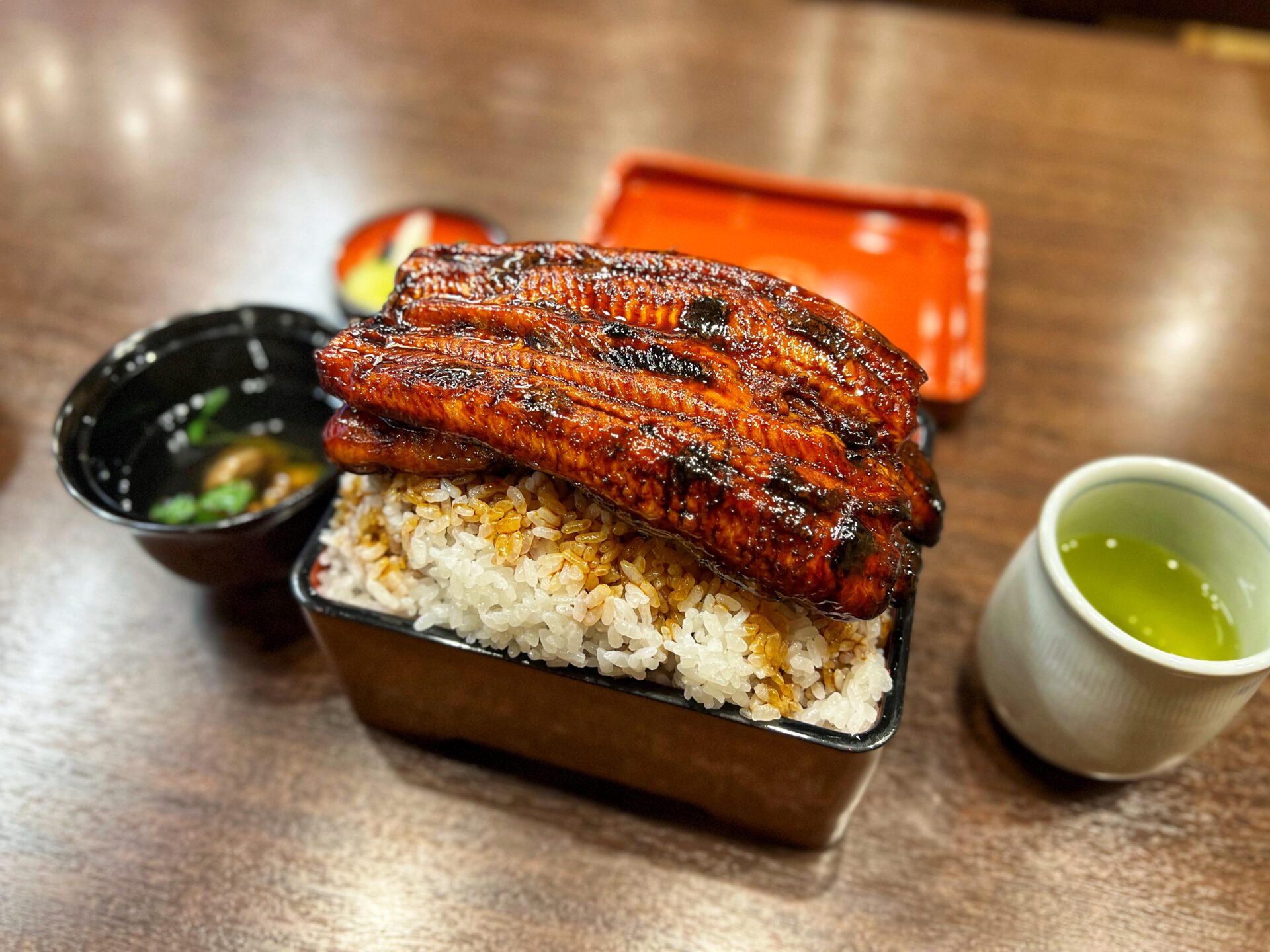 三郷市「川魚 根本」うなぎ百名店に選ばれた埼玉唯一の爆盛りうな重をランチで食べて来た