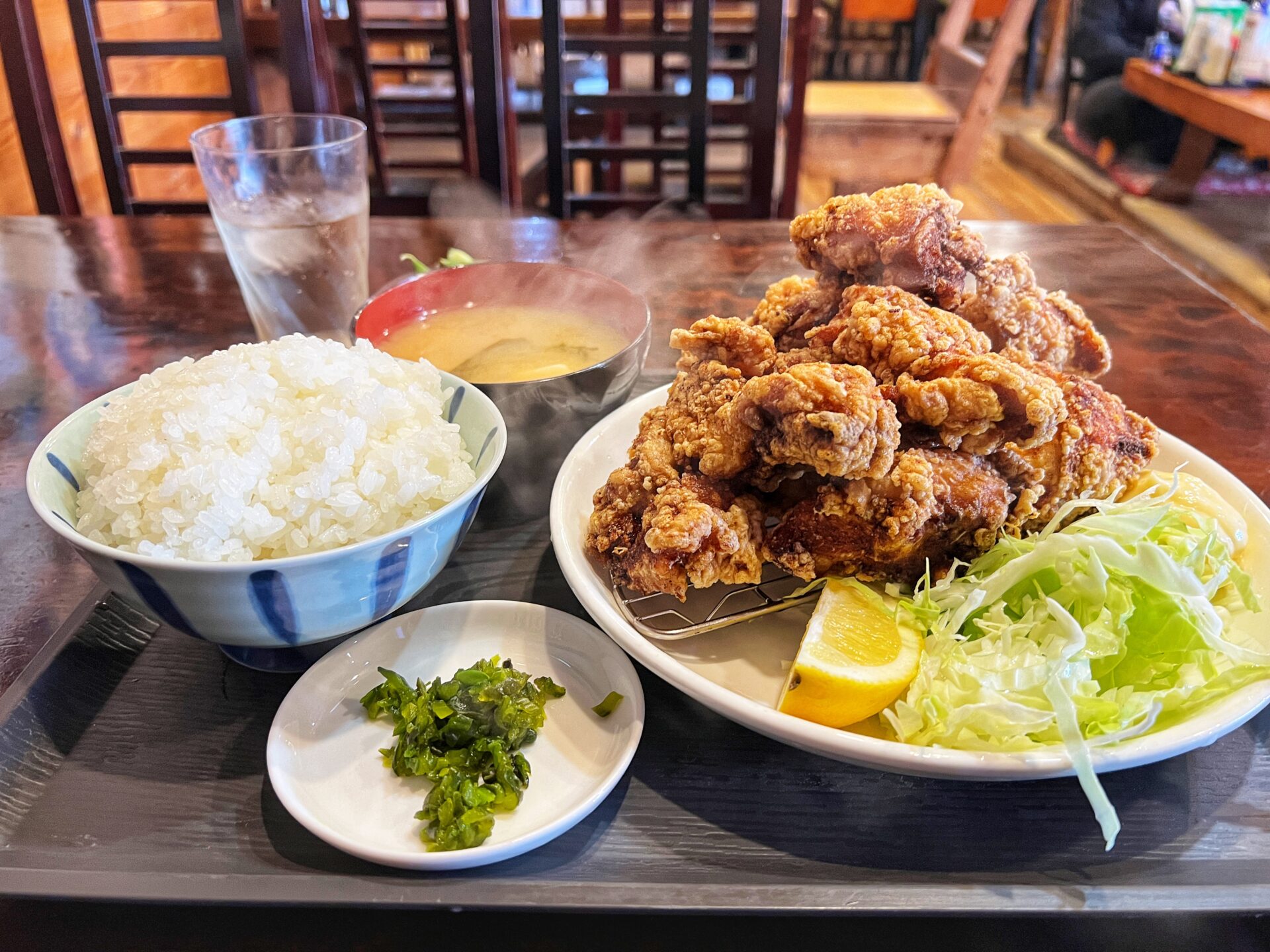 滑川町「古民家 やま小屋らーめん」から揚げ爆盛り定食！薪で炊いた銀シャリが最高です