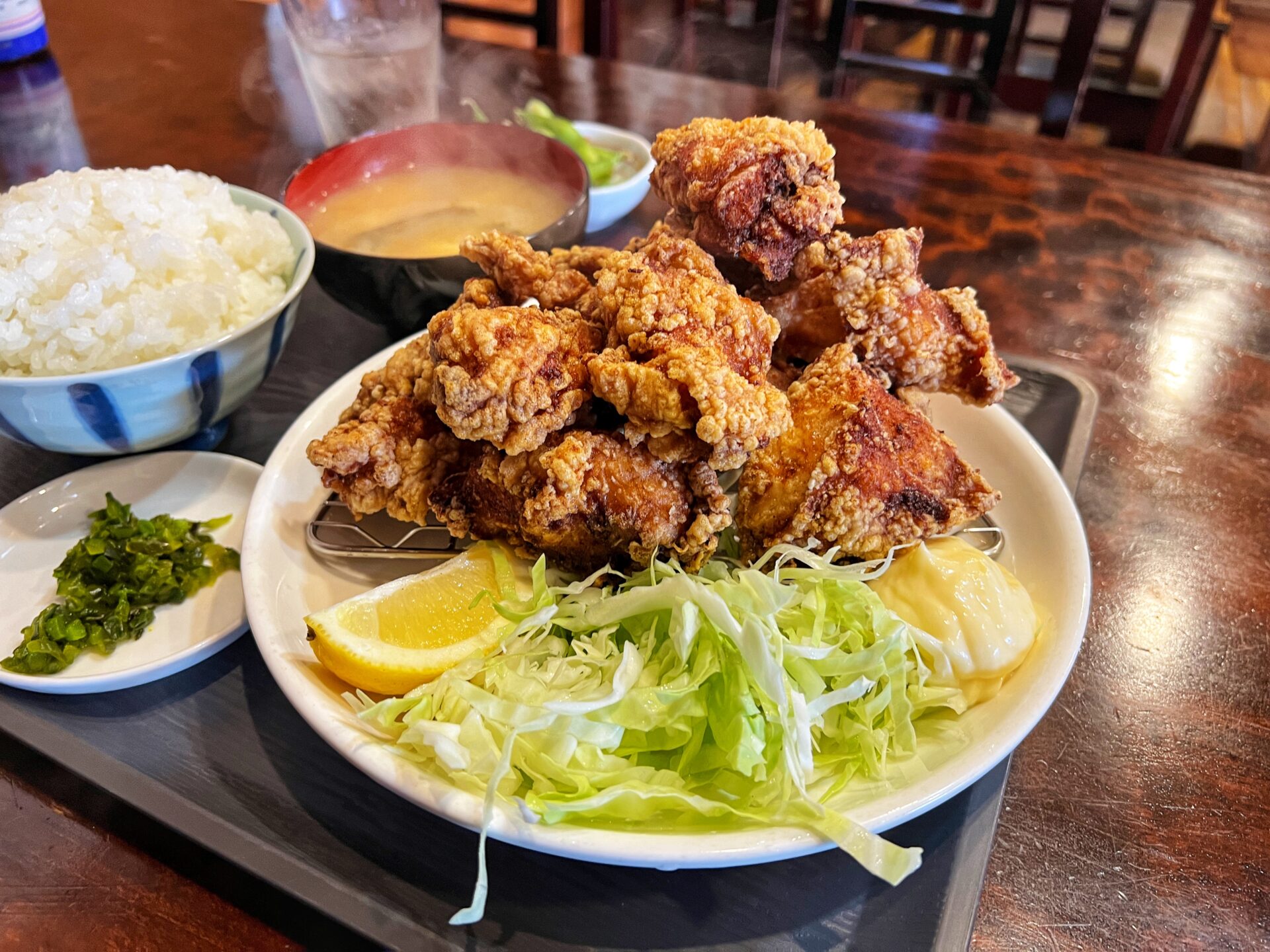 滑川町「古民家 やま小屋らーめん」から揚げ爆盛り定食！薪で炊いた銀シャリが最高です