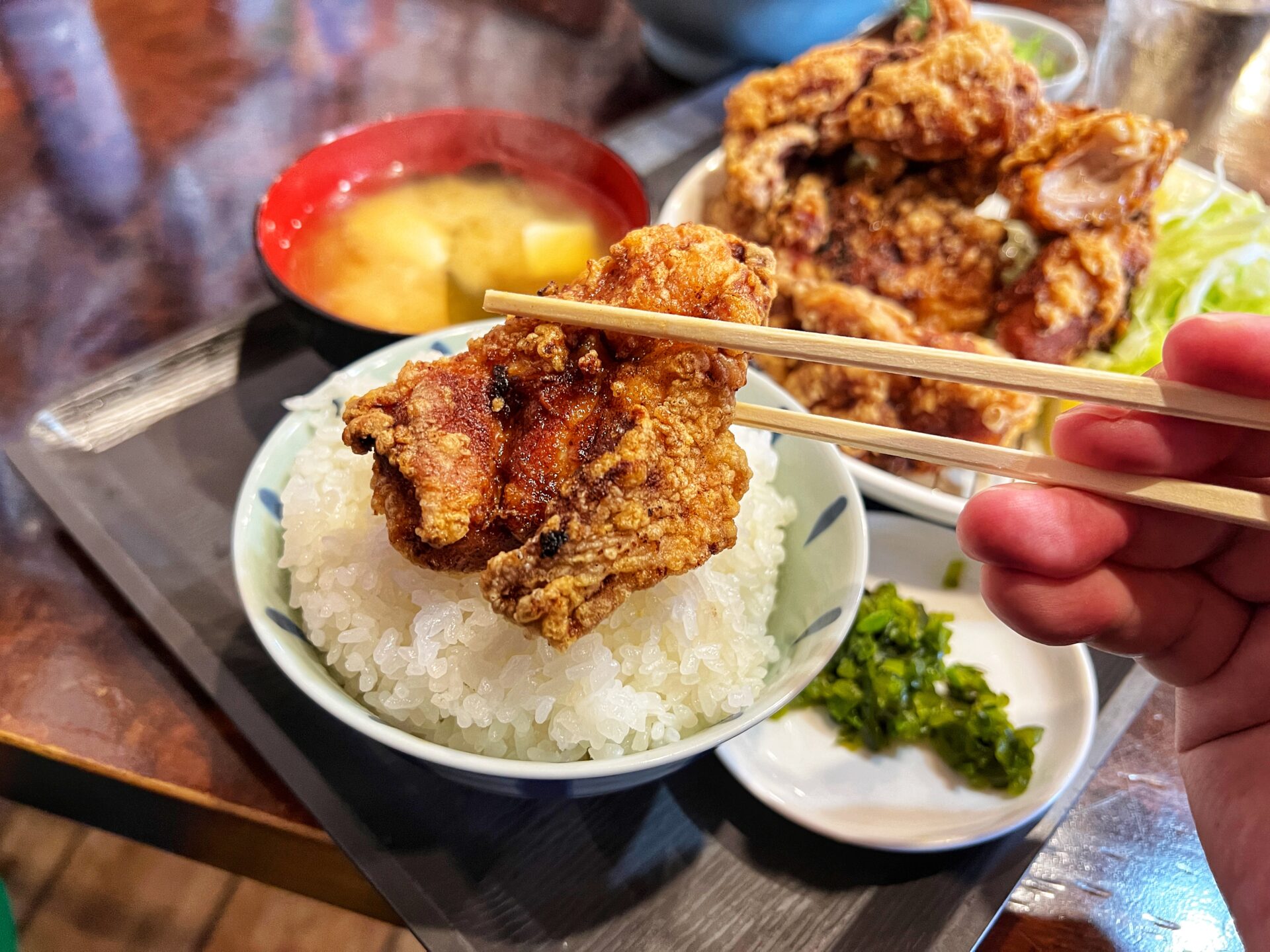 滑川町「古民家 やま小屋らーめん」から揚げ爆盛り定食！薪で炊いた銀シャリが最高です