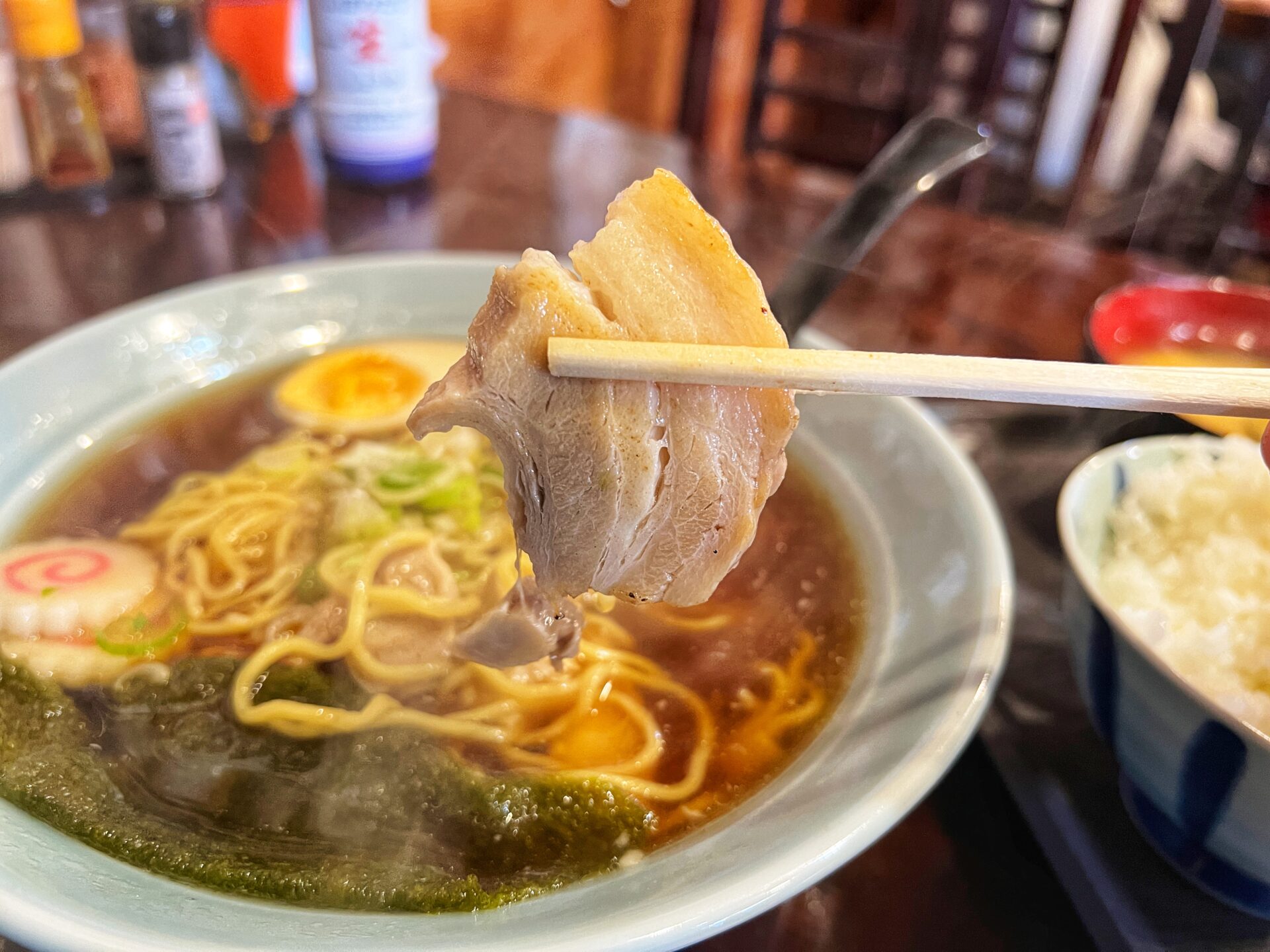 滑川町「古民家 やま小屋らーめん」から揚げ爆盛り定食！薪で炊いた銀シャリが最高です