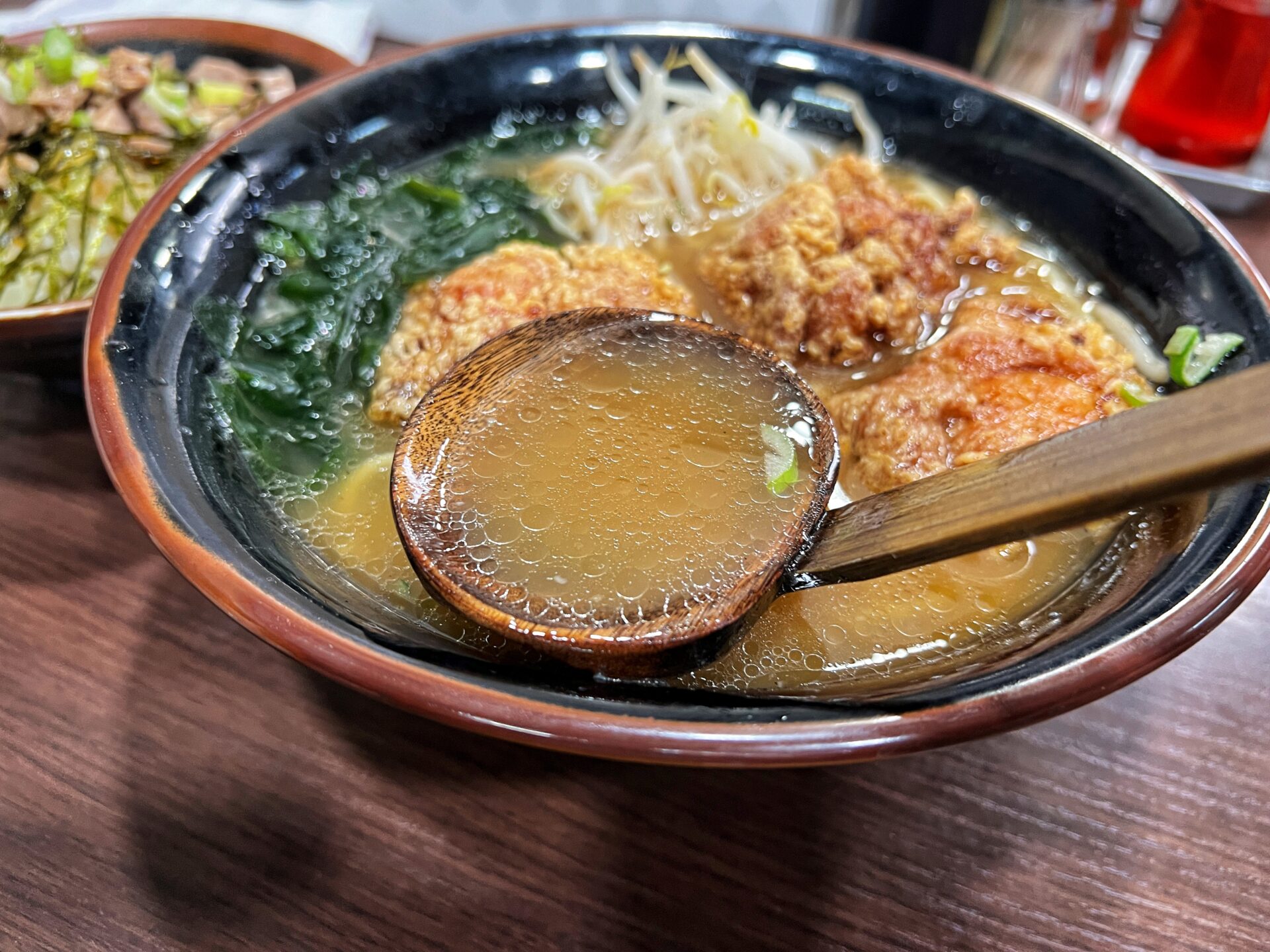 坂戸市「ラーメンショップとさっ子」ラーショなのに定食が大人気なお店のからあげラーメン