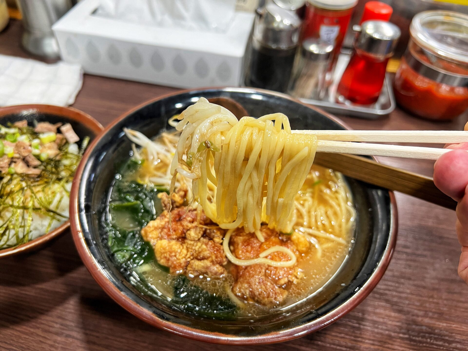 坂戸市「ラーメンショップとさっ子」ラーショなのに定食が大人気なお店のからあげラーメン