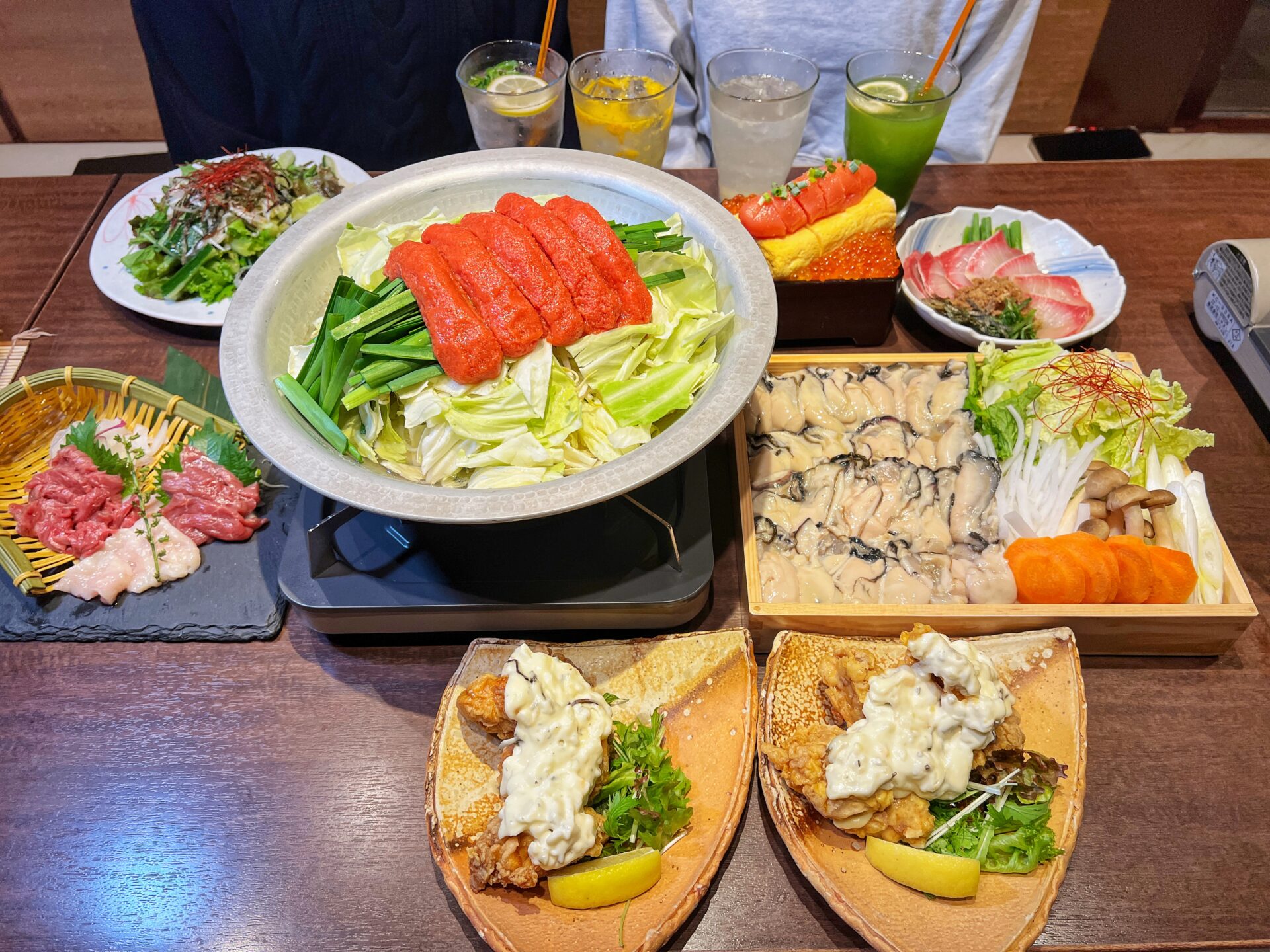 朝霞市「忍家」冬はコレ！牡蠣鍋＆巨大な明太子まるごと和牛もつ鍋と出汁巻きいくら重