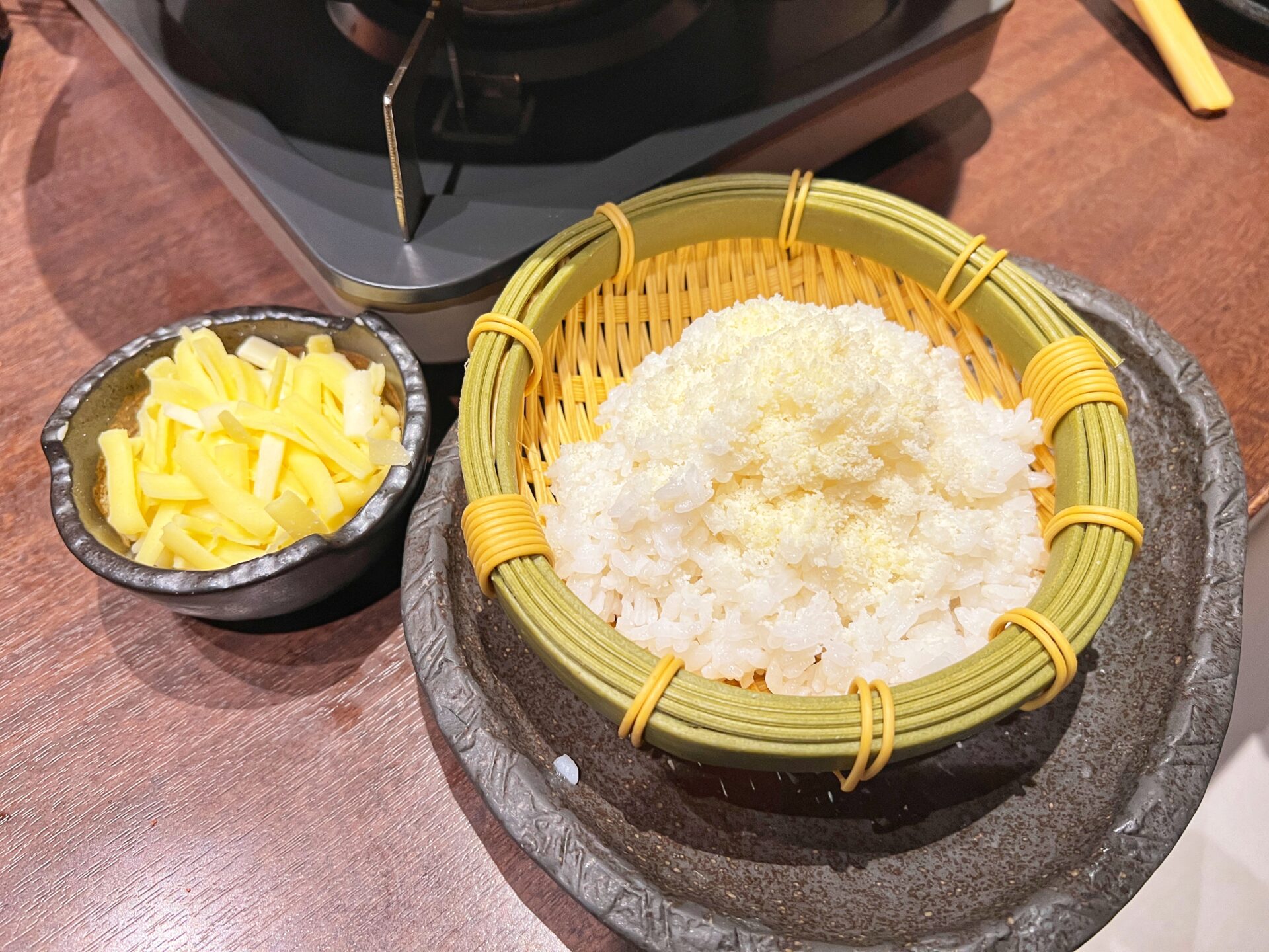 朝霞市「忍家」冬はコレ！牡蠣鍋＆巨大な明太子まるごと和牛もつ鍋と出汁巻きいくら重