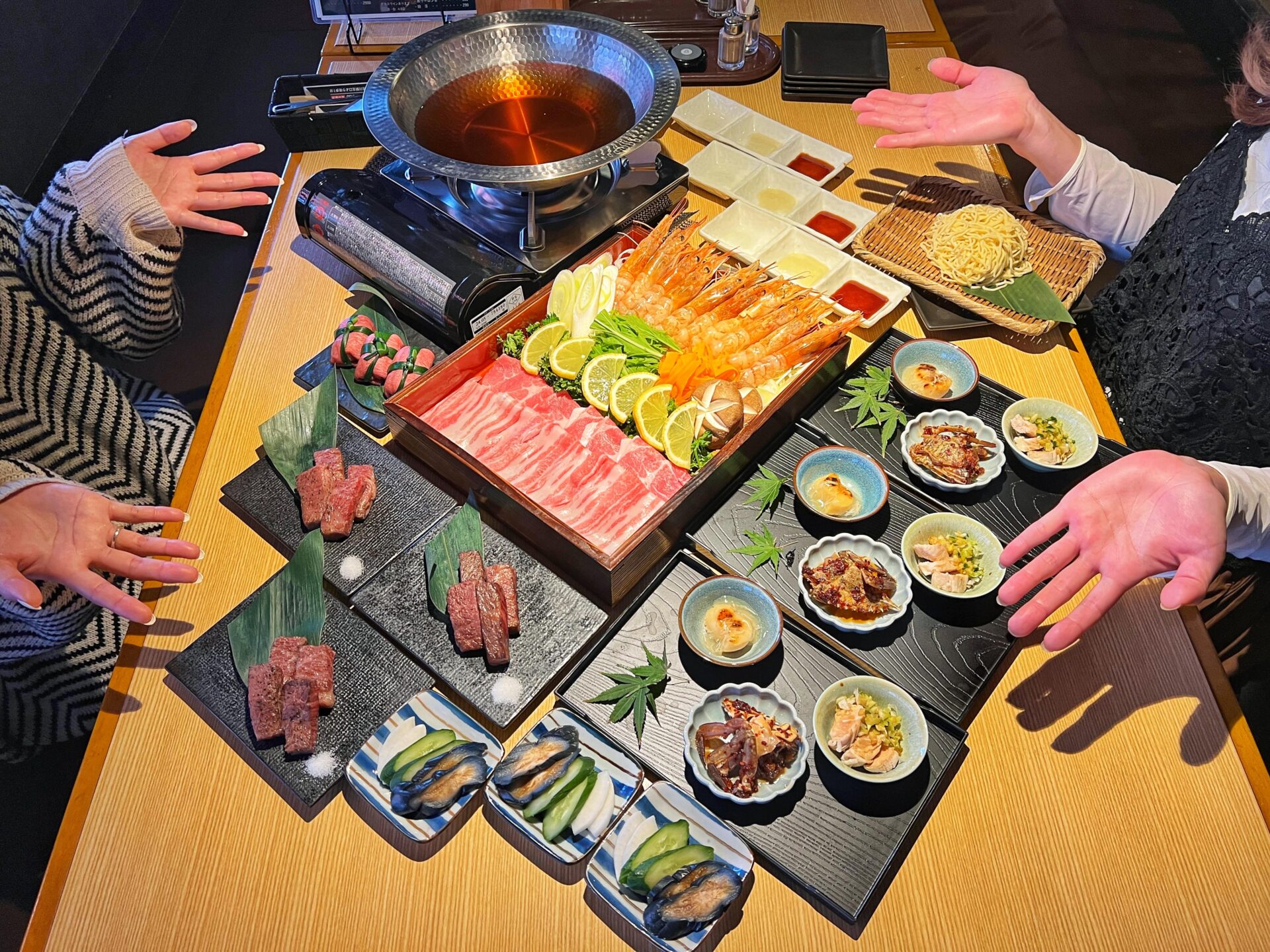 吉川市「和牛焼肉 土門」冬に食べたい！生海老と松坂ポークのしゃぶしゃぶがスタート