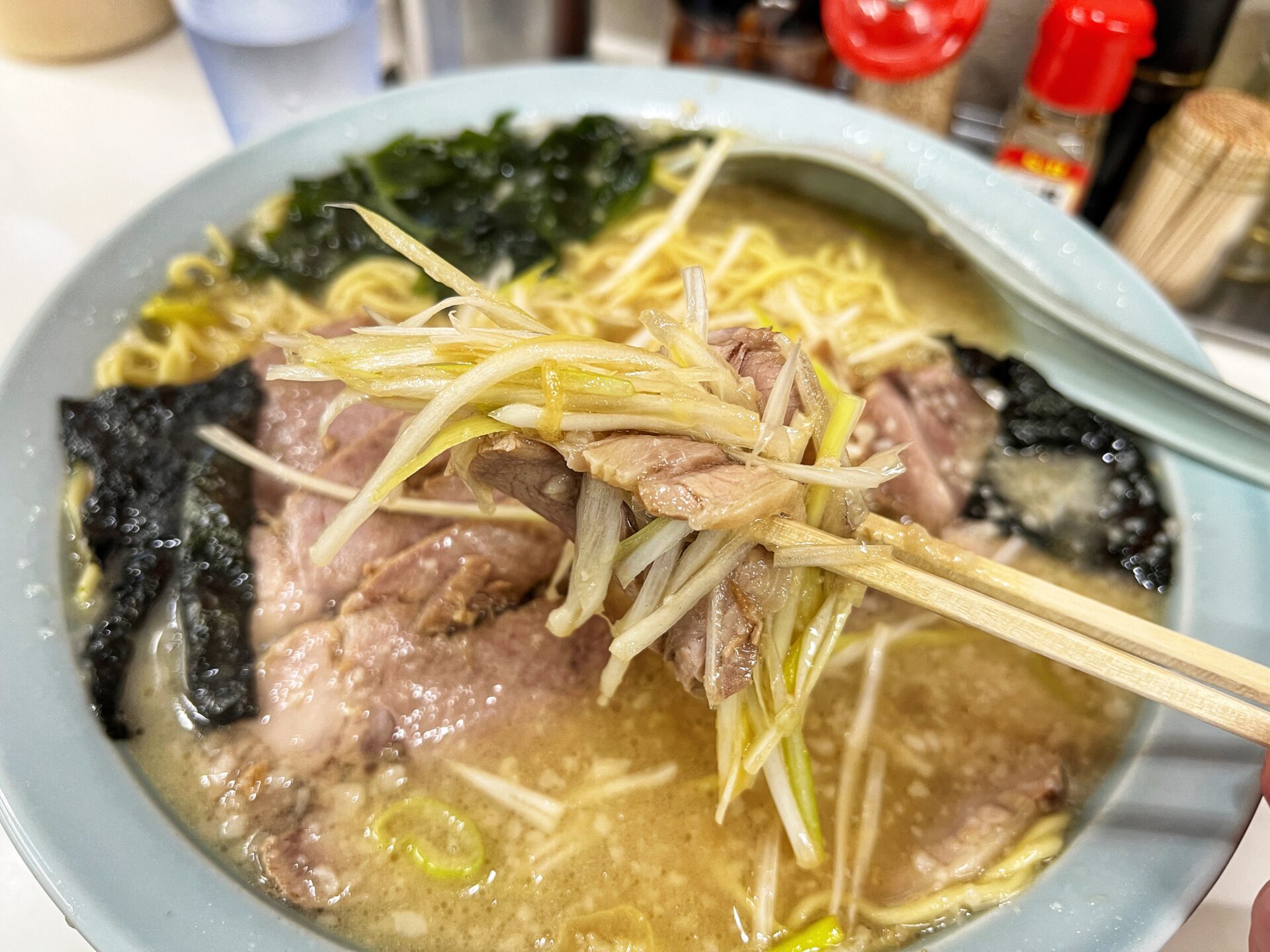 川口市「とんとんラーメン」国道122号線沿いで大人気のネギチャーシューメンを食べてきた