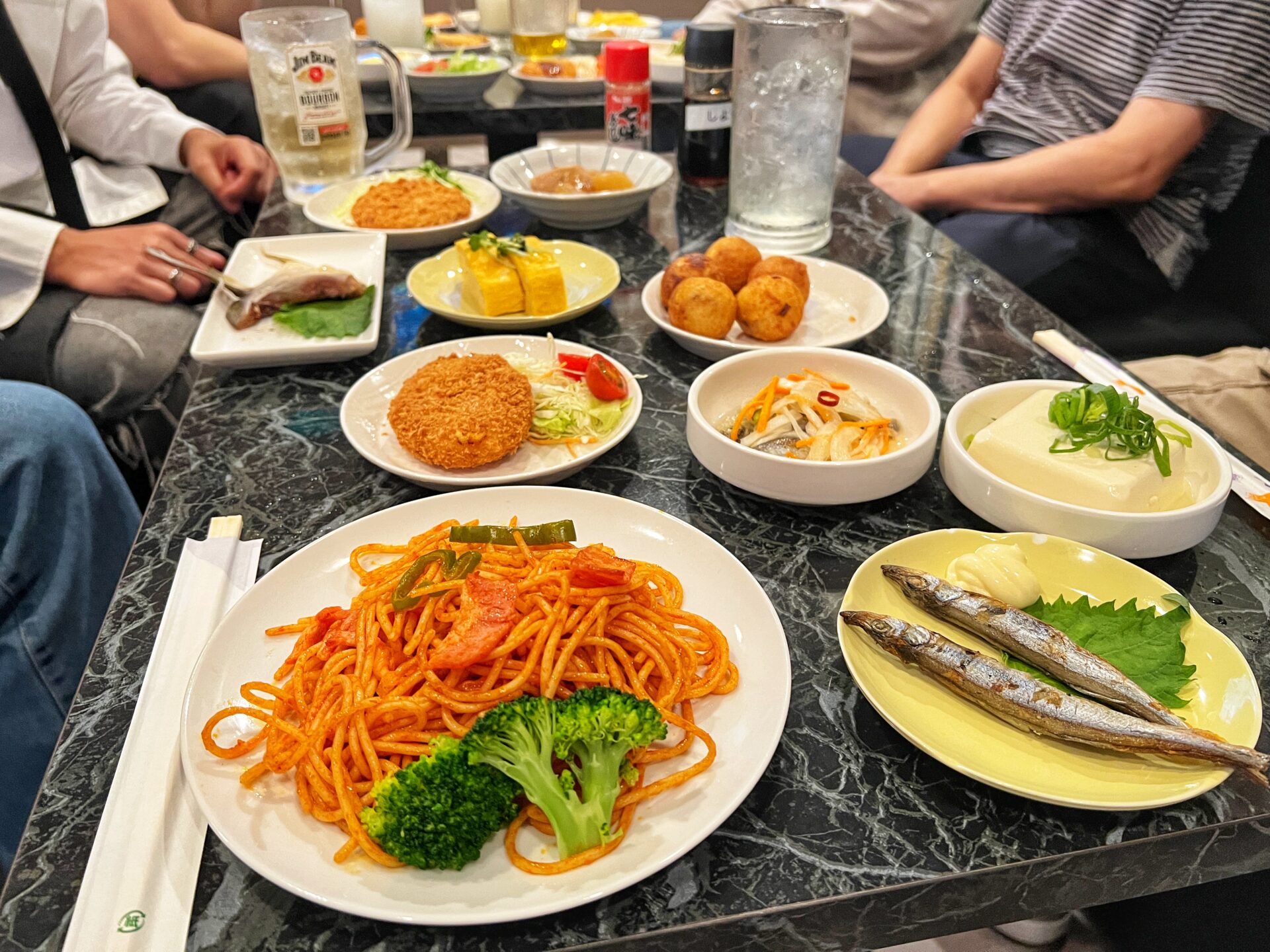 蕨市「くいっく本店」1650円で食べ飲み歌い放題のお店が駅前からぶぎん通り裏に復活