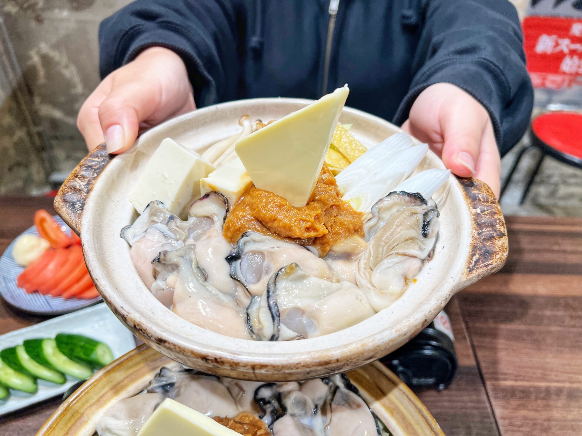 熊谷市「五右衛門 熊谷駅前店」冬はこれ！大きなバターと味噌の牡蠣鍋が今年も登場