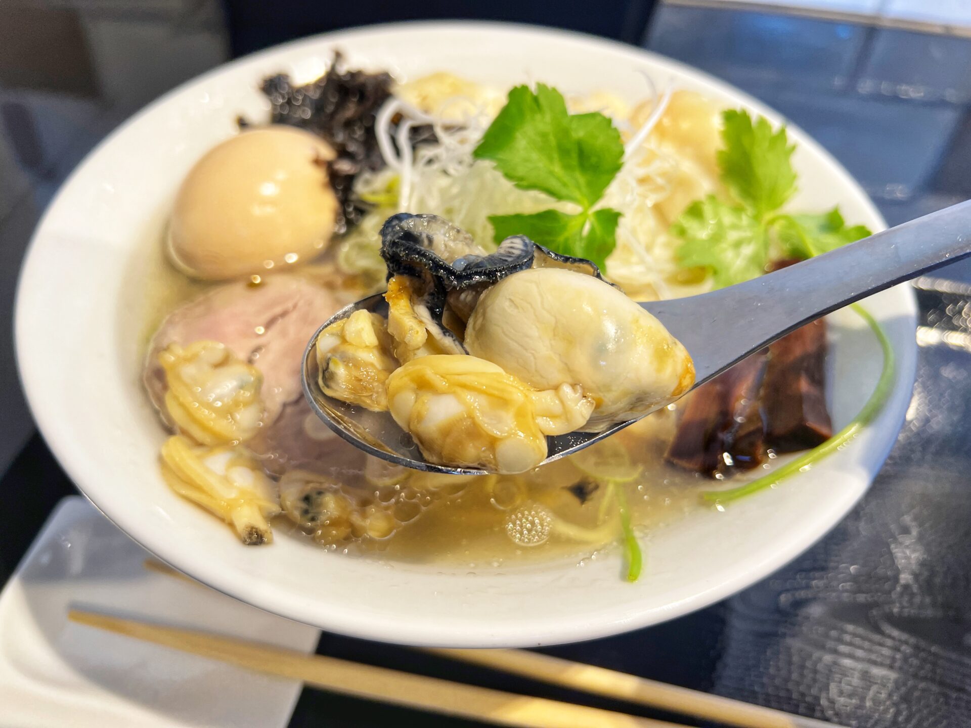 北本市「Fishmen（フィッシュメン）」牡蠣やホタテが丸ごと入った豪快鮮魚系ラーメン