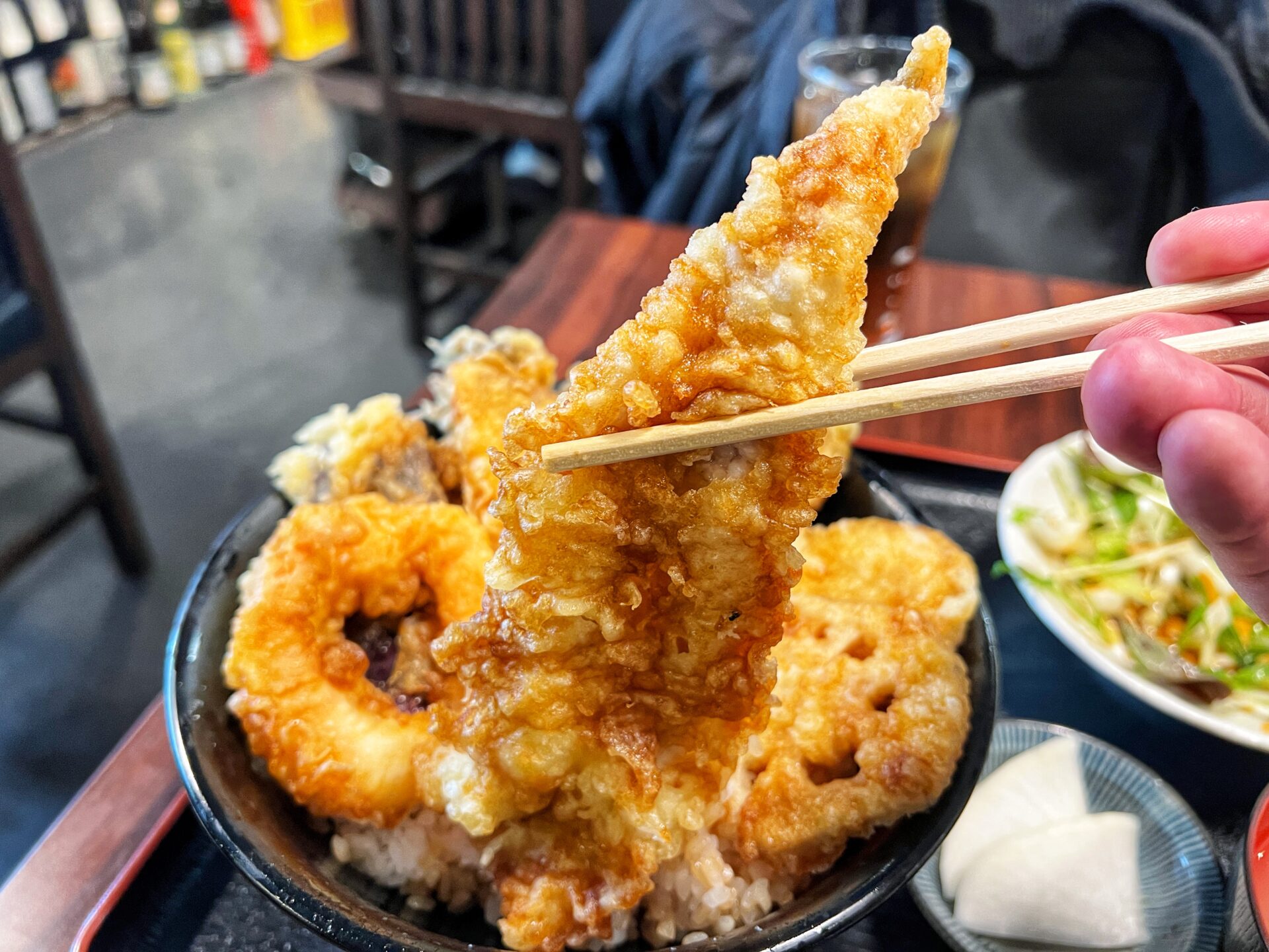 和光市「大衆酒場 朝霞 ミフネ」大人気ランチ！爆量で1000円のデカ盛り天丼定食