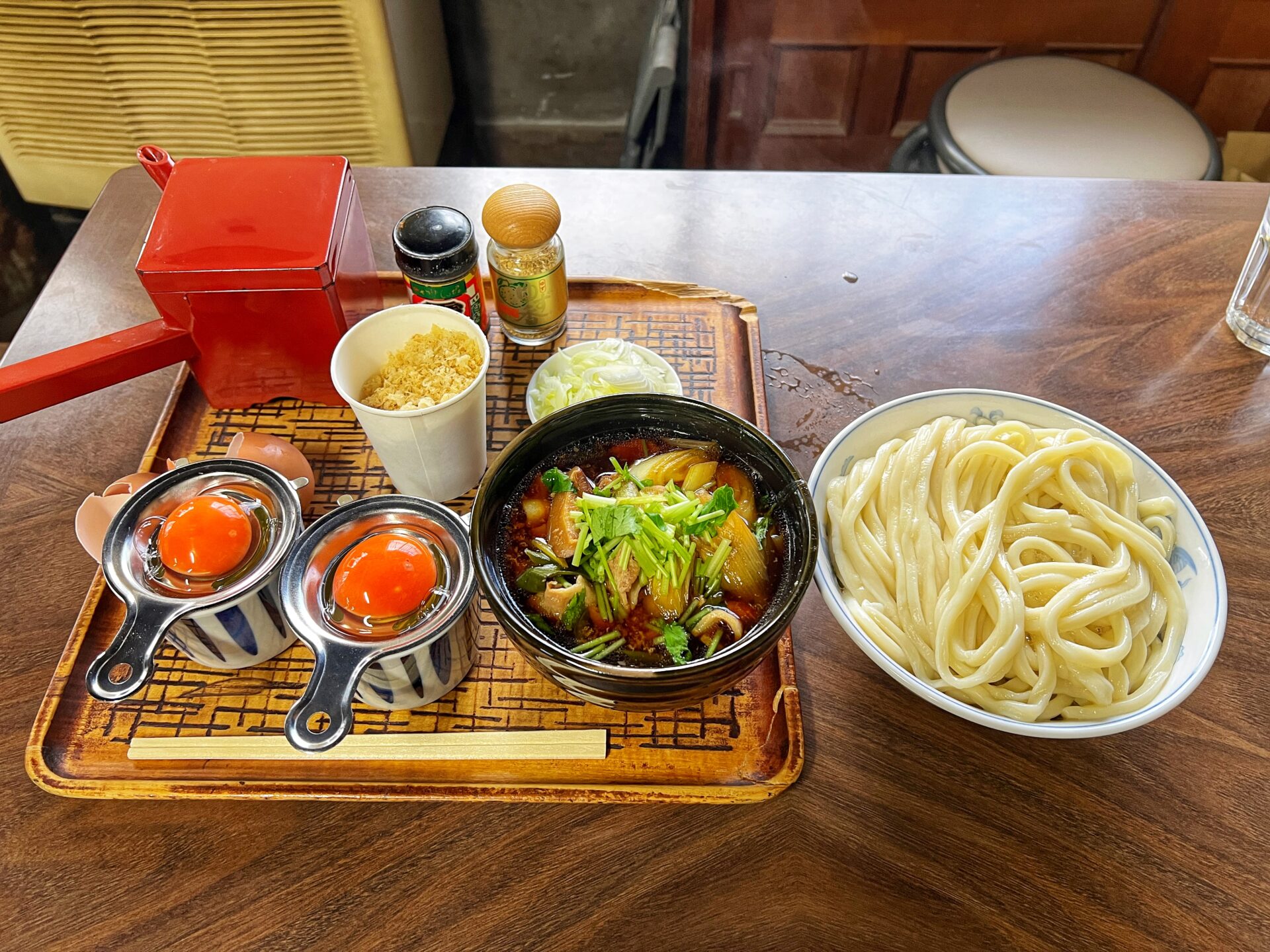 飯能市「うどん 古久や」創業150年の伝統を誇るうどんの名店で肉つゆうどんの熱盛を食べてきた