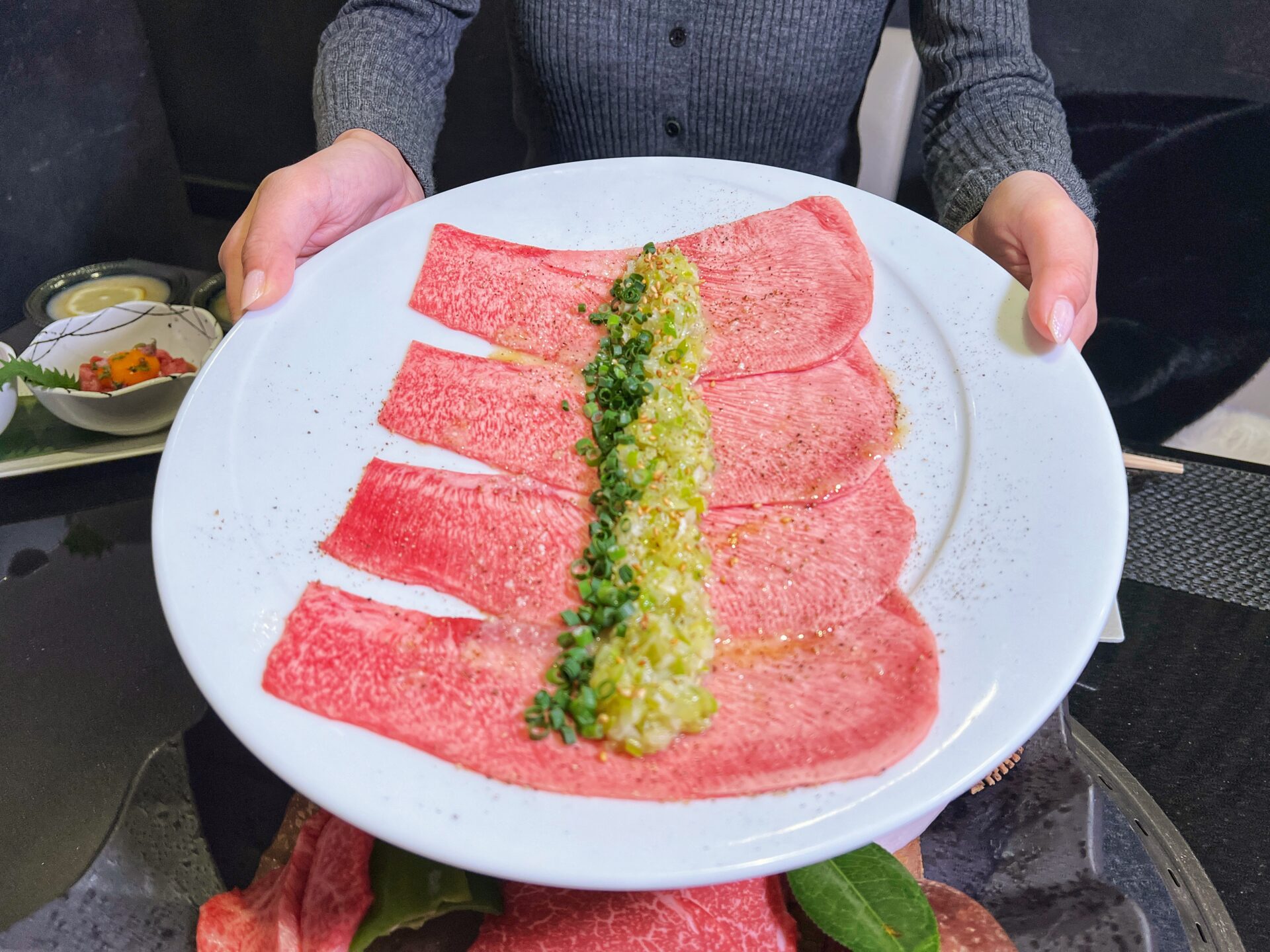 さいたま市大宮区「焼肉喰心」黒毛和牛の雌牛に牛タンが絶品！百名店連続選出の隠れ家焼肉