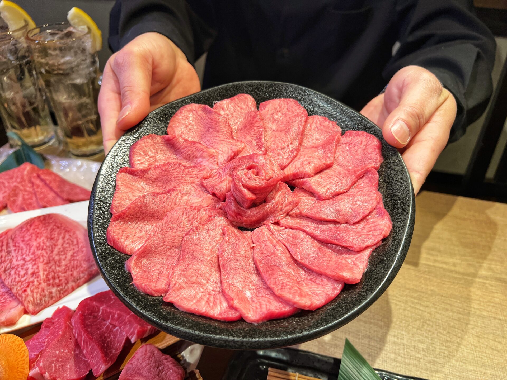 草加市「炭火焼肉 和 松原団地店」生タンの極厚牛タンと和牛の大トロで贅沢焼肉