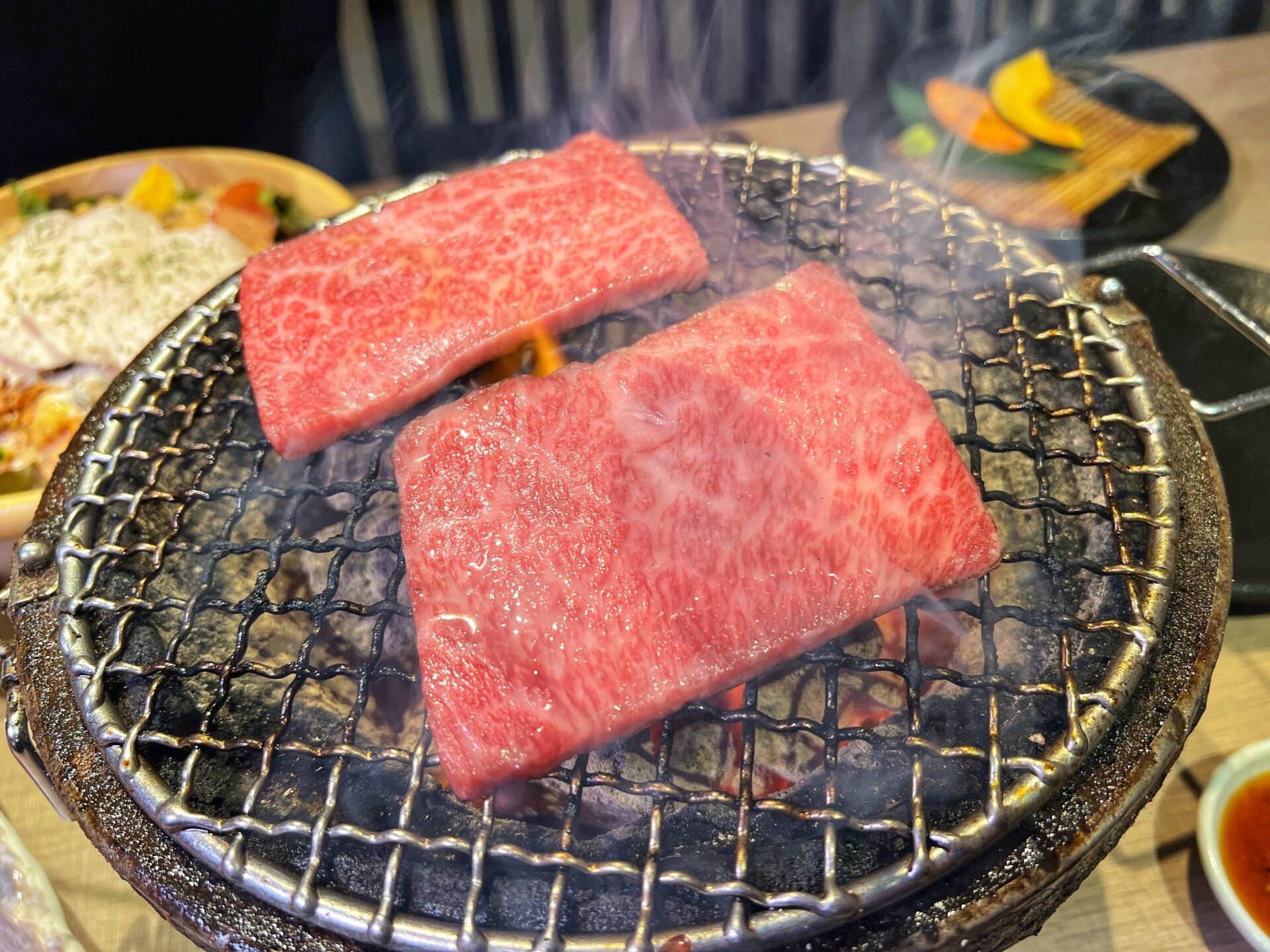 草加市「炭火焼肉 和 松原団地店」生タンの極厚牛タンと和牛の大トロで贅沢焼肉