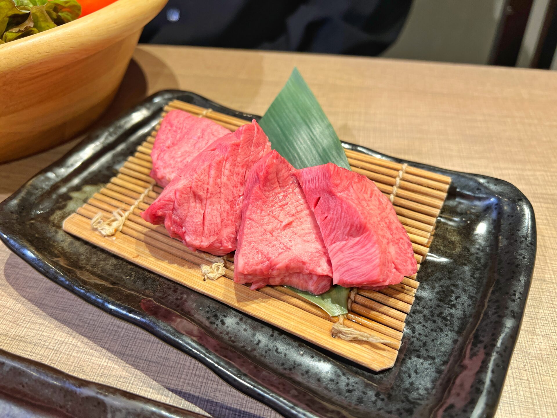 草加市「炭火焼肉 和 松原団地店」生タンの極厚牛タンと和牛の大トロで贅沢焼肉