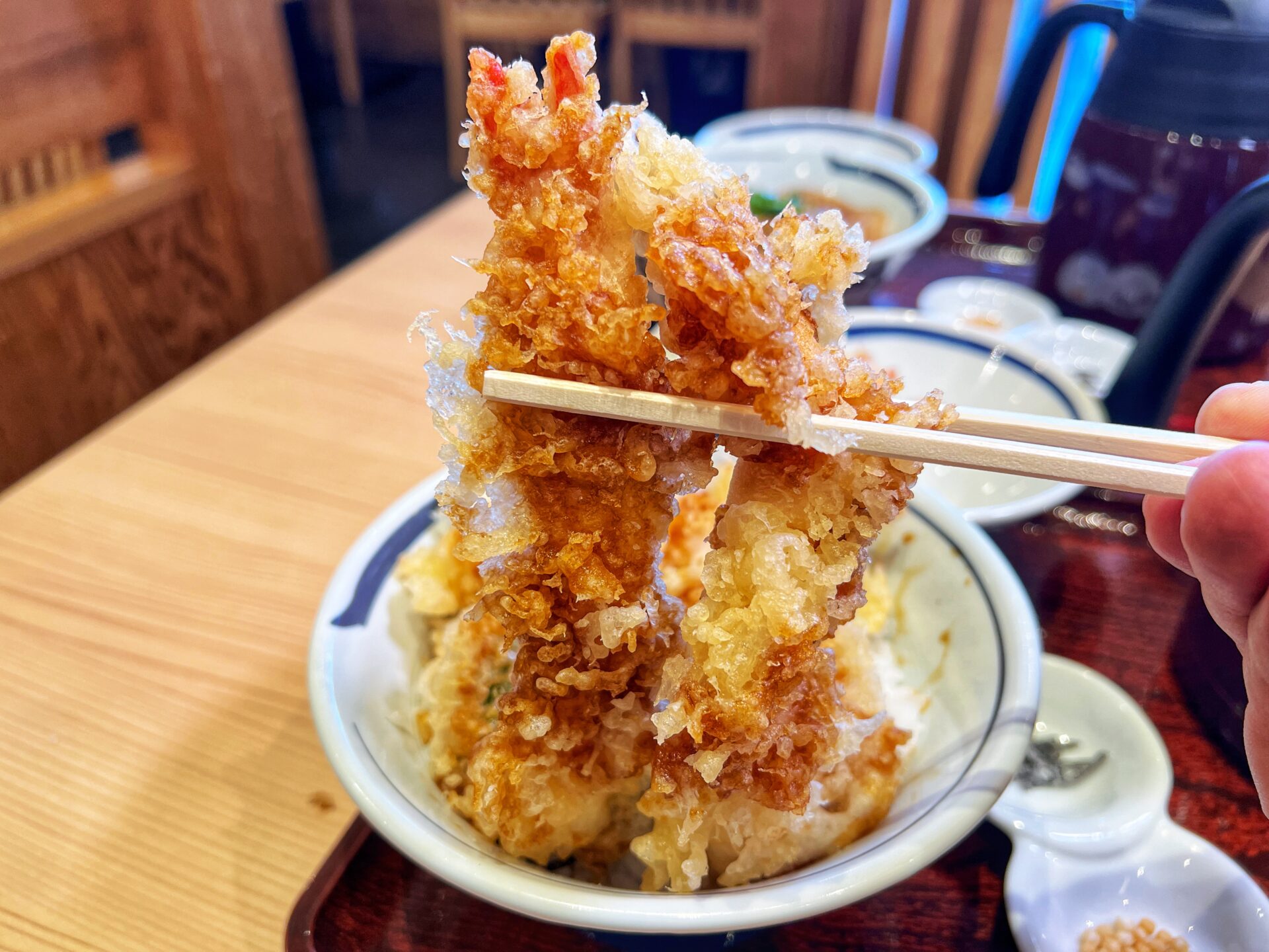 久喜市「築地食堂源ちゃん モラージュ菖蒲店」3つ選べる海鮮丼に大人のドリンク190円の店