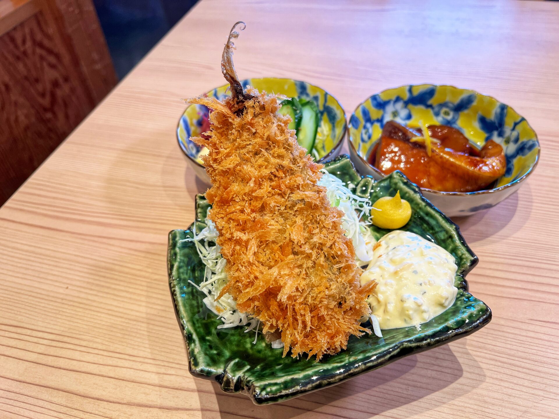 久喜市「築地食堂源ちゃん モラージュ菖蒲店」3つ選べる海鮮丼に大人のドリンク190円の店