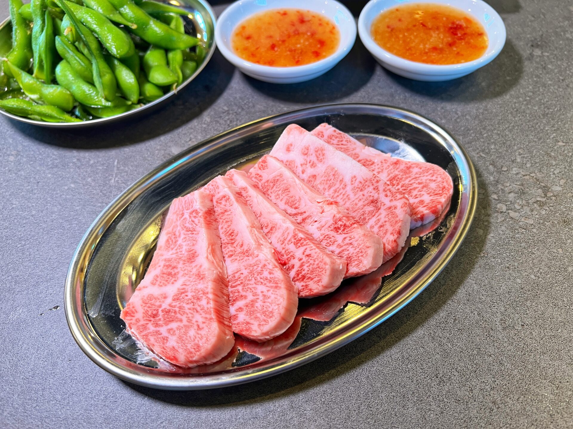 越谷市「ホルモンまめちゃん」昼飲みもできるペット可なホルモン焼肉の新店