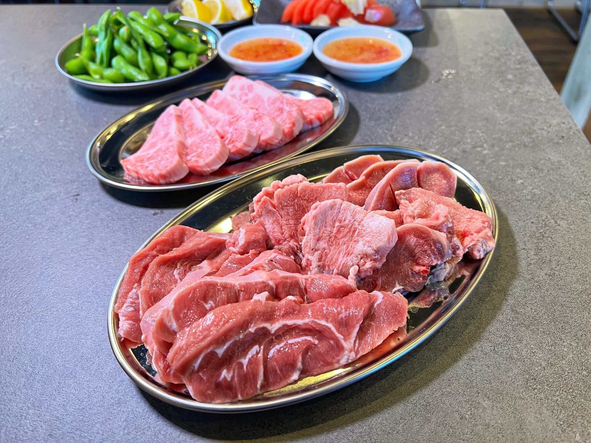 越谷市「ホルモンまめちゃん」昼飲みもできるペット可なホルモン焼肉の新店