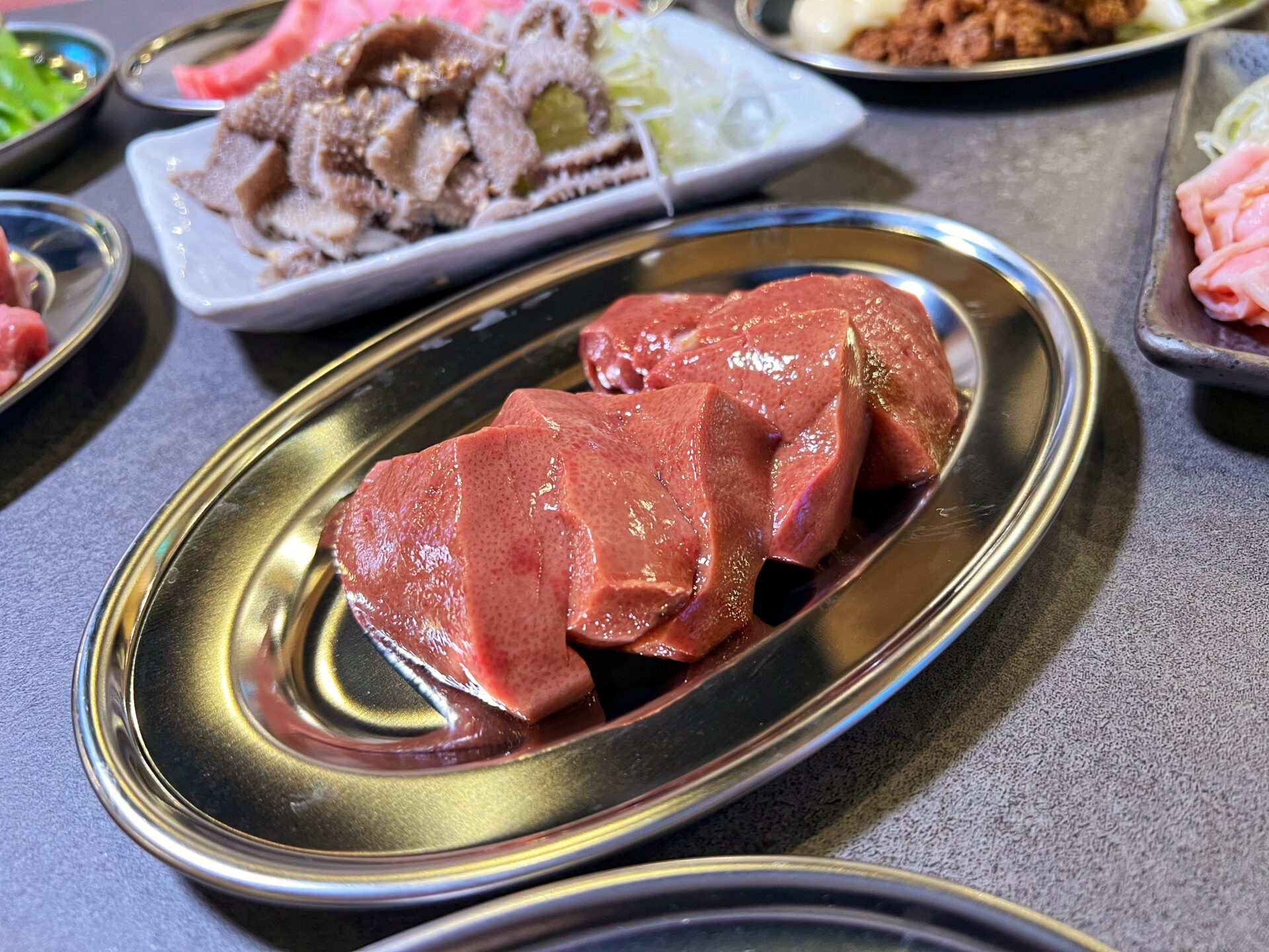 越谷市「ホルモンまめちゃん」昼飲みもできるペット可なホルモン焼肉の新店