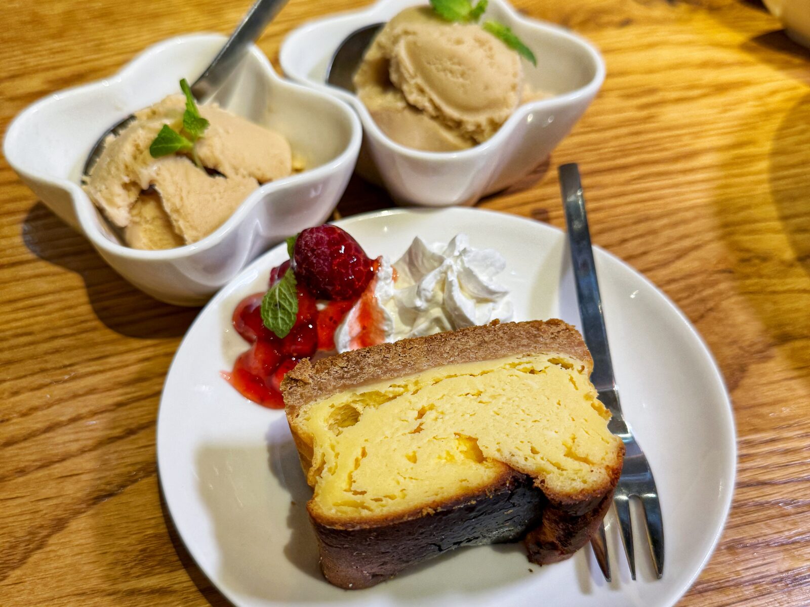 さいたま市「肉居酒屋HAL 南浦和店」1ポンドの塊肉にデカ海老ビアヒージョの新店！