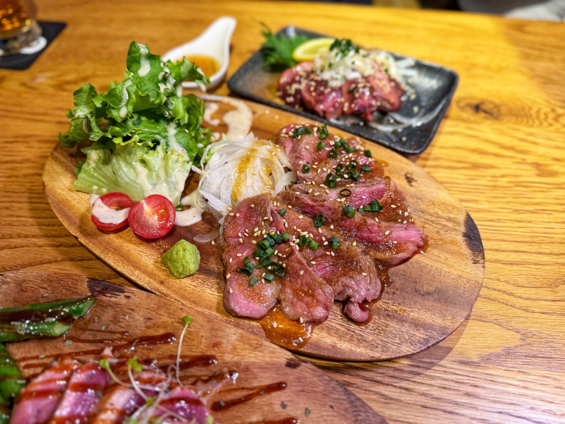 さいたま市「肉居酒屋HAL 南浦和店」1ポンドの塊肉にデカ海老ビアヒージョの新店！