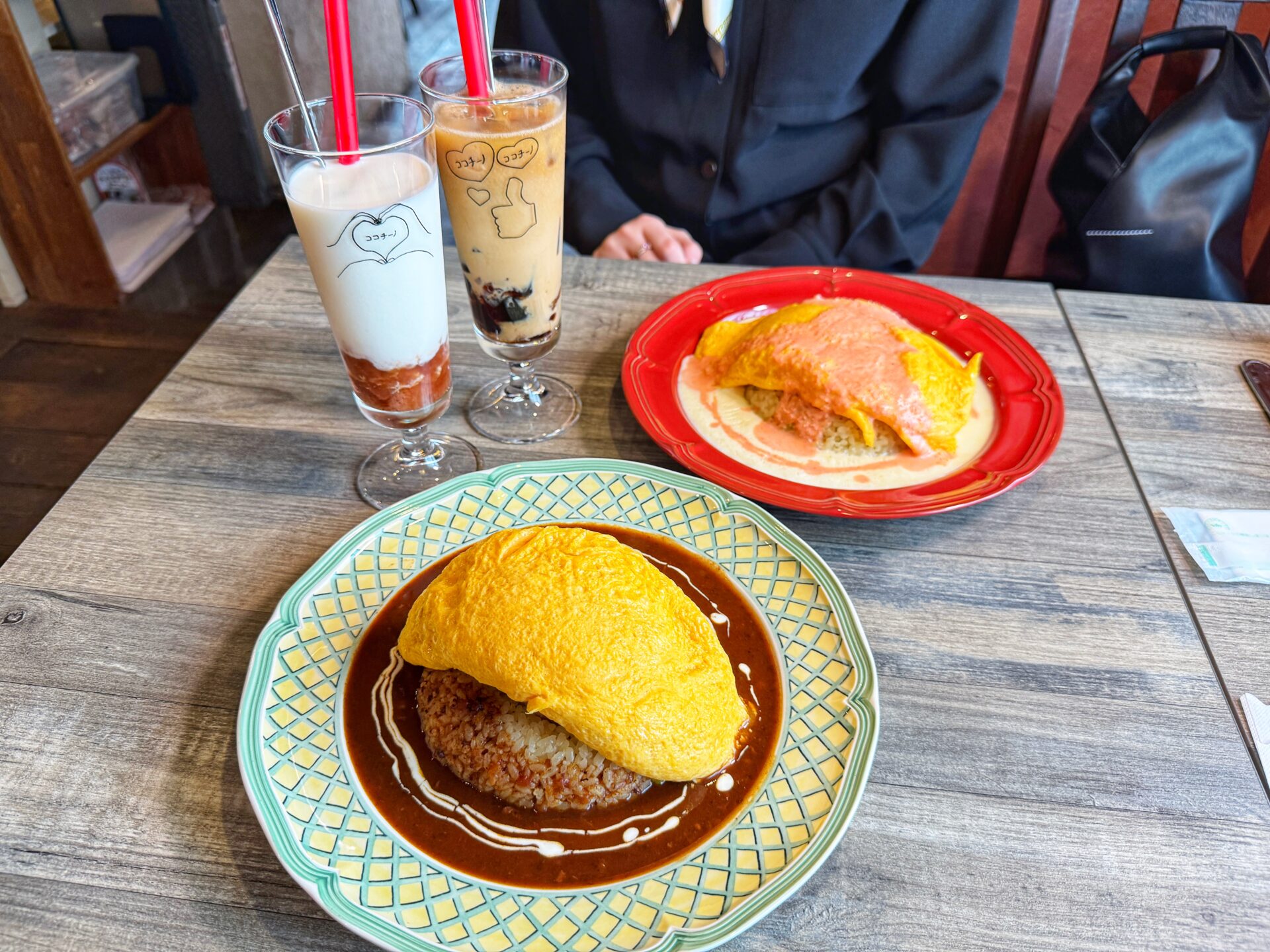 越谷市「カフェレストラン喫茶ココチーノ」ぷるぷる半熟オムライスが絶品のレトロ喫茶