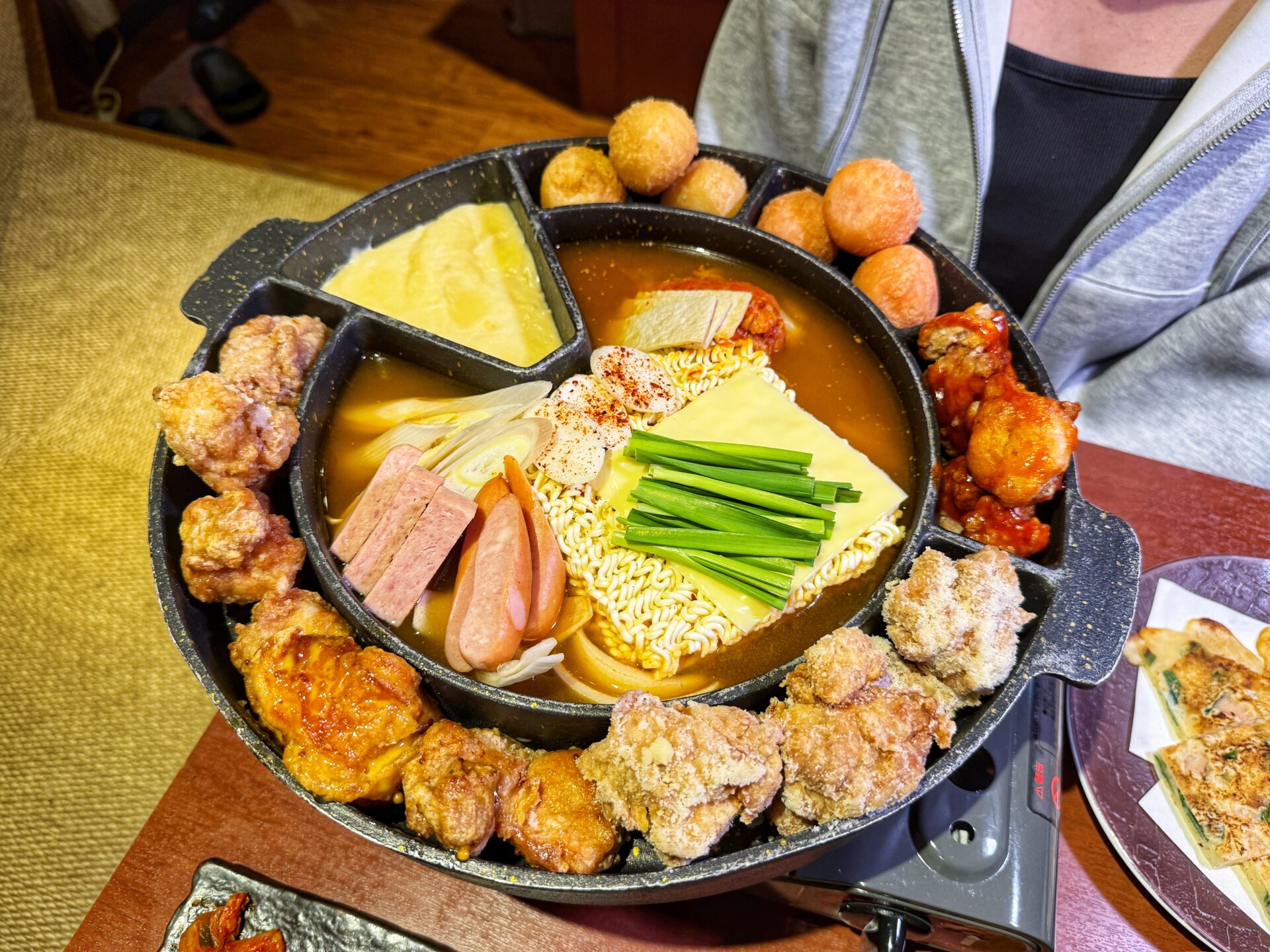 草加市「ごろり草加駅前店」3000円から！韓国グルメにモッパンセット食べ放題スタート
