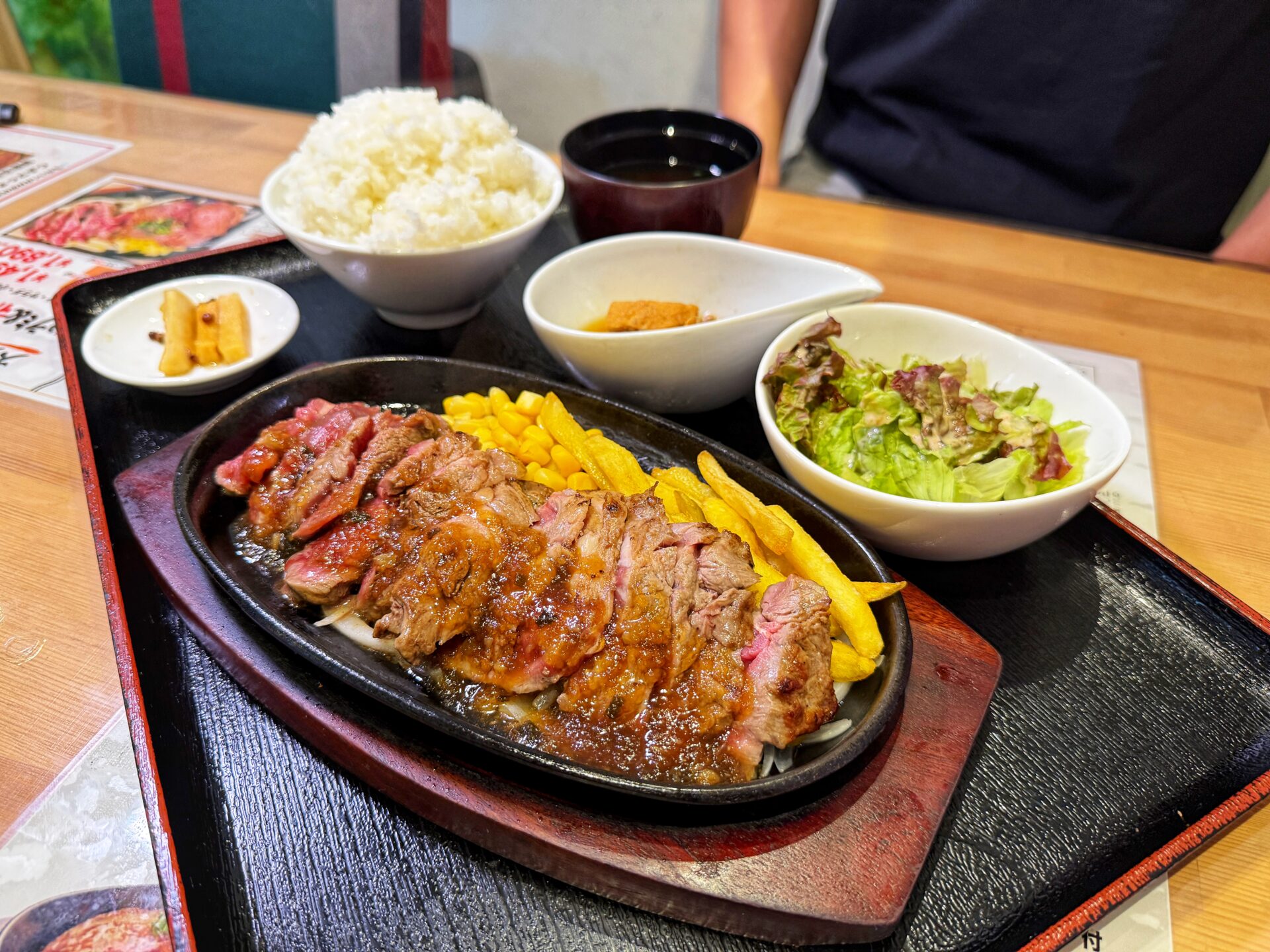 吉川市「ビックシェフ亭」1000円以下！肉汁溢れるバーグ＆神コスパ赤身ステーキ