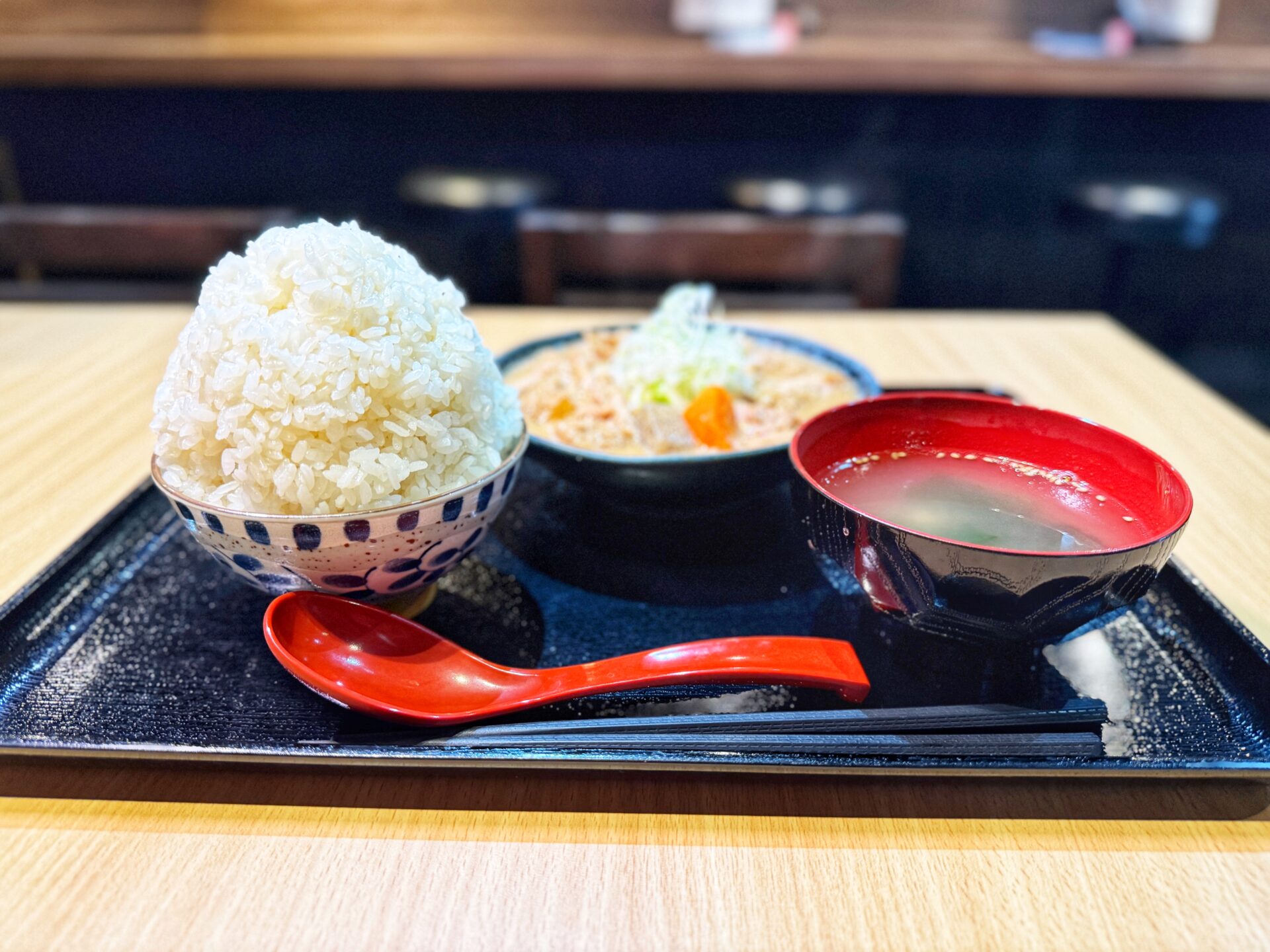さいたま市「煮込の我家」500円の極上もつ煮込み定食にてんこ盛りの新店が8/1オープン！