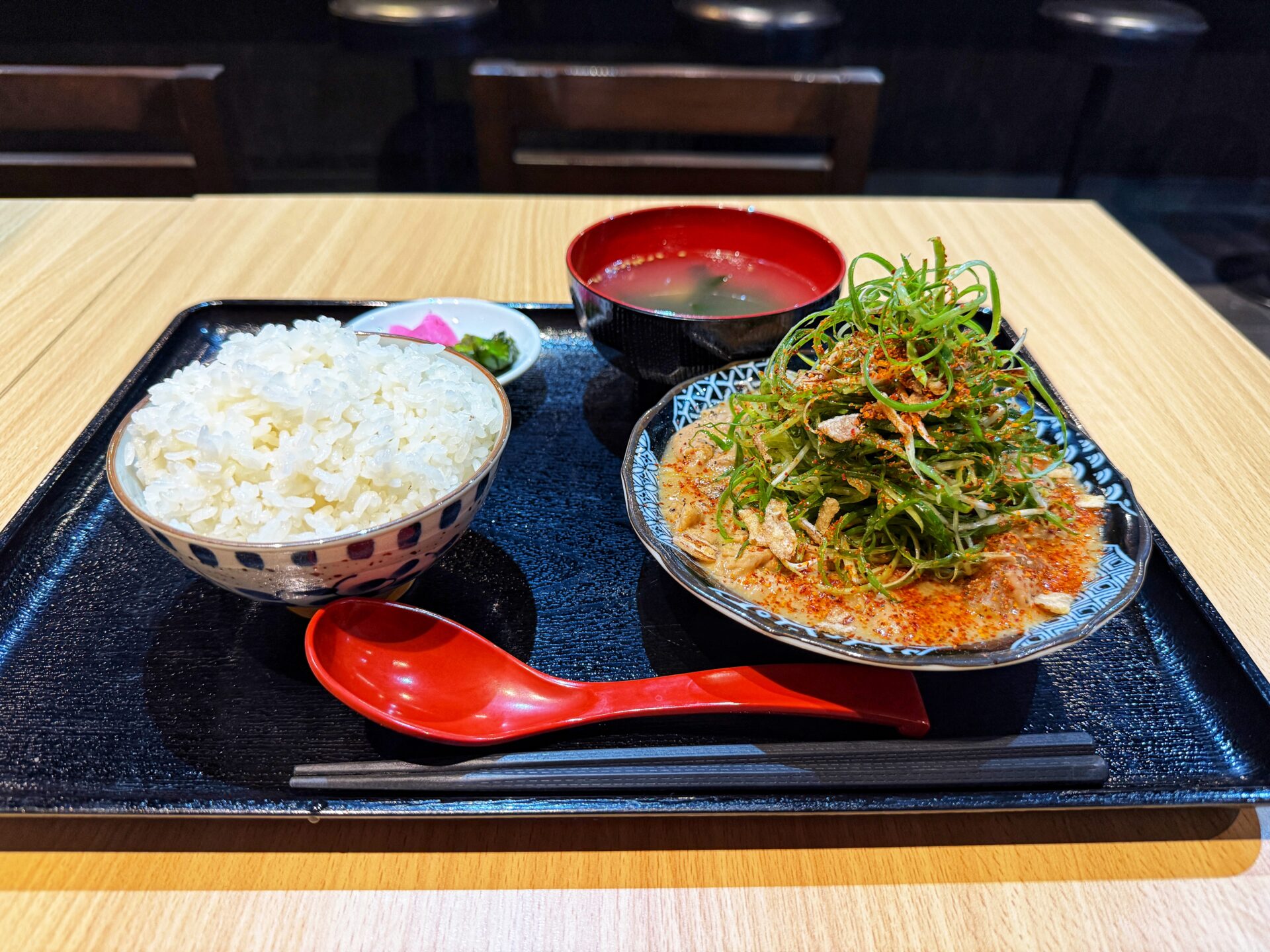 さいたま市「煮込の我家」500円の極上もつ煮込み定食にてんこ盛りの新店が8/1オープン！