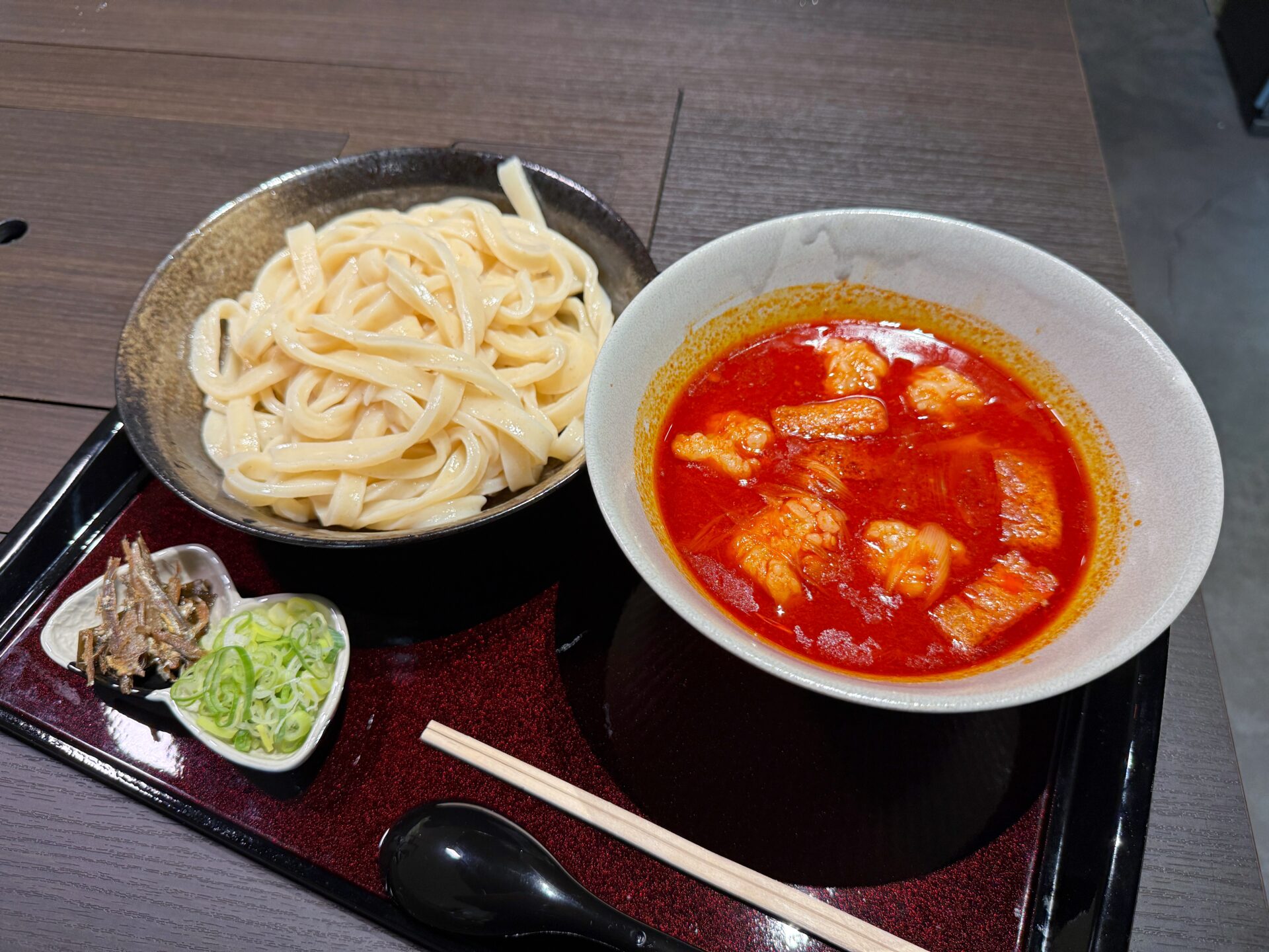 新座市「ホルモンうどん焼肉酒場 志木本陣」黒毛和牛の旨辛ホルモン汁うどんと爆安セット