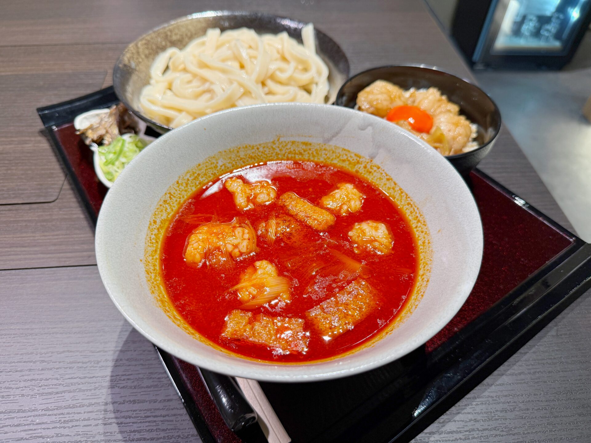 新座市「ホルモンうどん焼肉酒場 志木本陣」黒毛和牛の旨辛ホルモン汁うどんと爆安セット