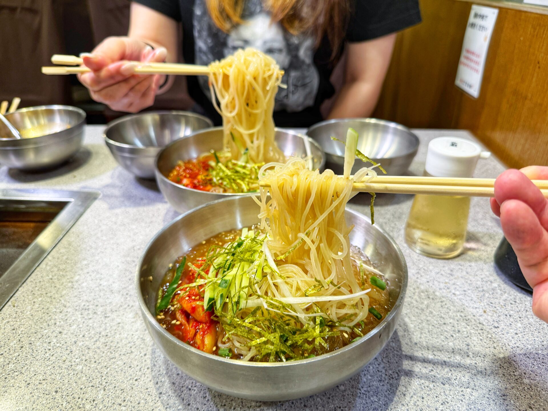川口市「炭火焼肉ホルモン まる味」厚切りの極上牛タンと極厚ロースに絶品ホルモン焼肉