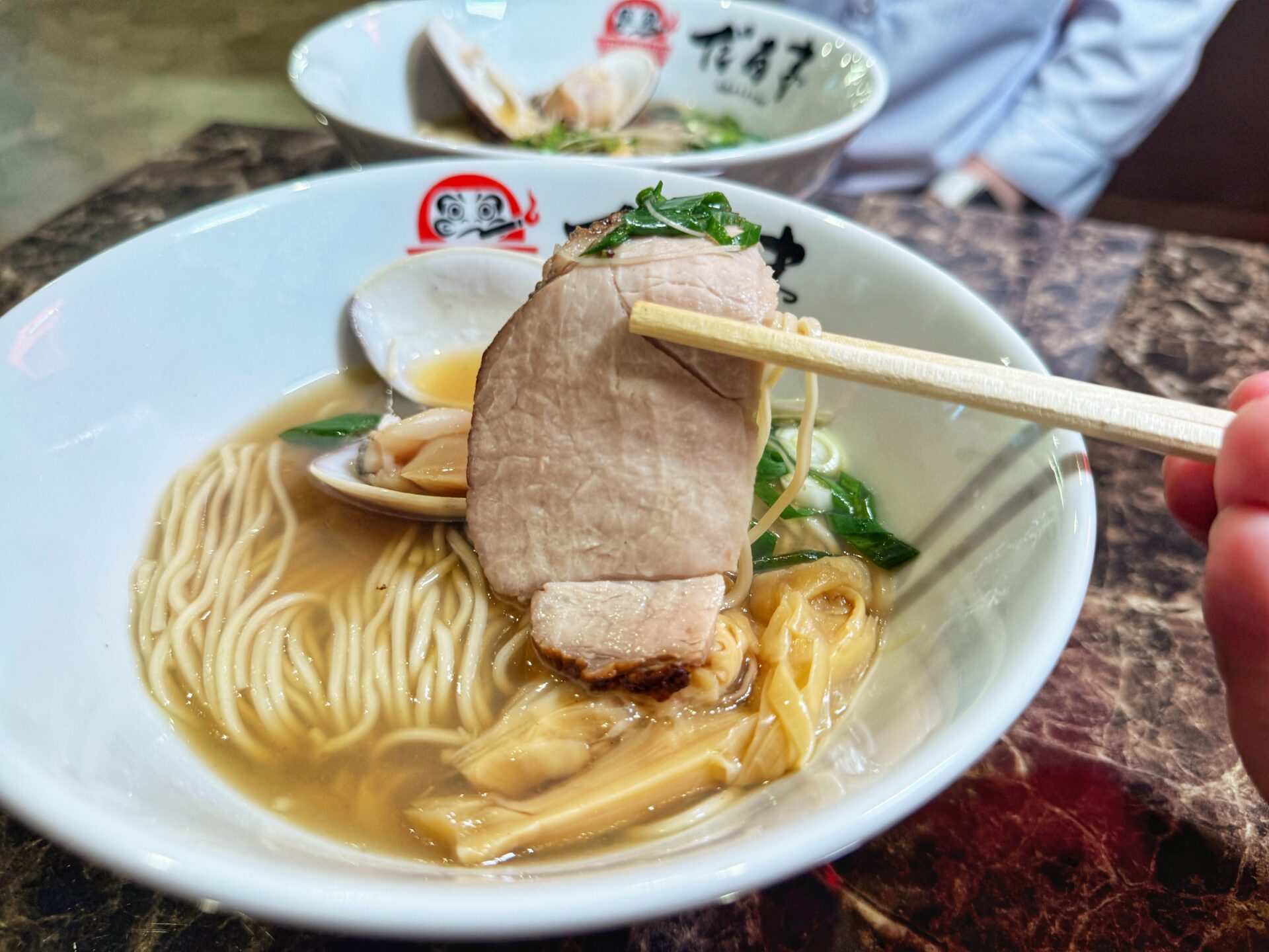 さいたま市大宮区「拉麺カラオケBARだるま」朝6まで営業とラーメン屋の常識を壊す新スポット