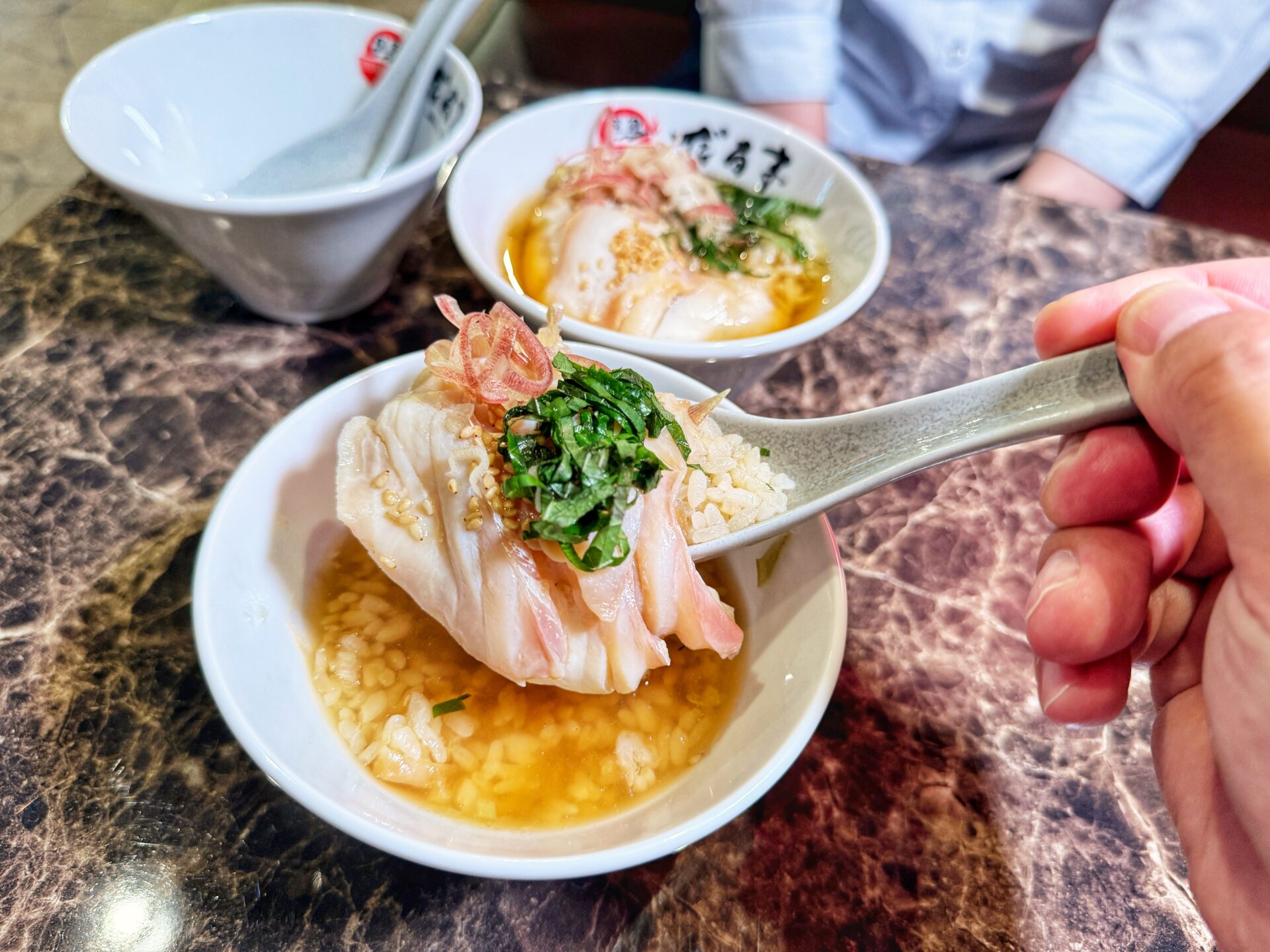 さいたま市大宮区「拉麺カラオケBARだるま」朝6まで営業とラーメン屋の常識を壊す新スポット