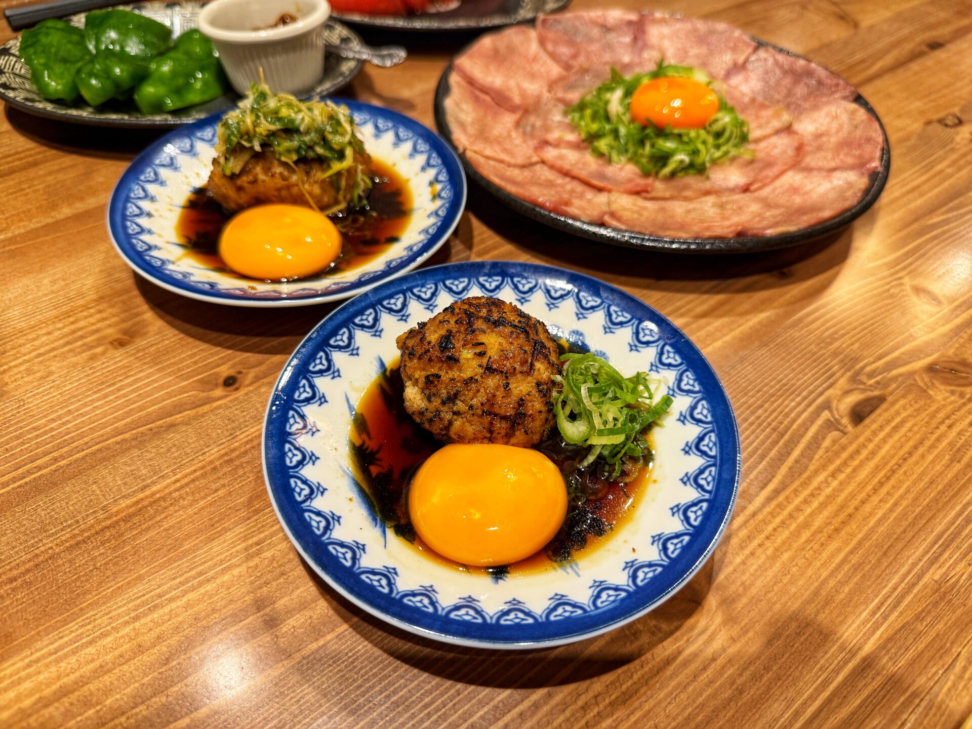さいたま市「餃子酒場 肉汁とっつぁん大宮店」コスパ崩壊…変幻自在な餃子食べ放題の新店