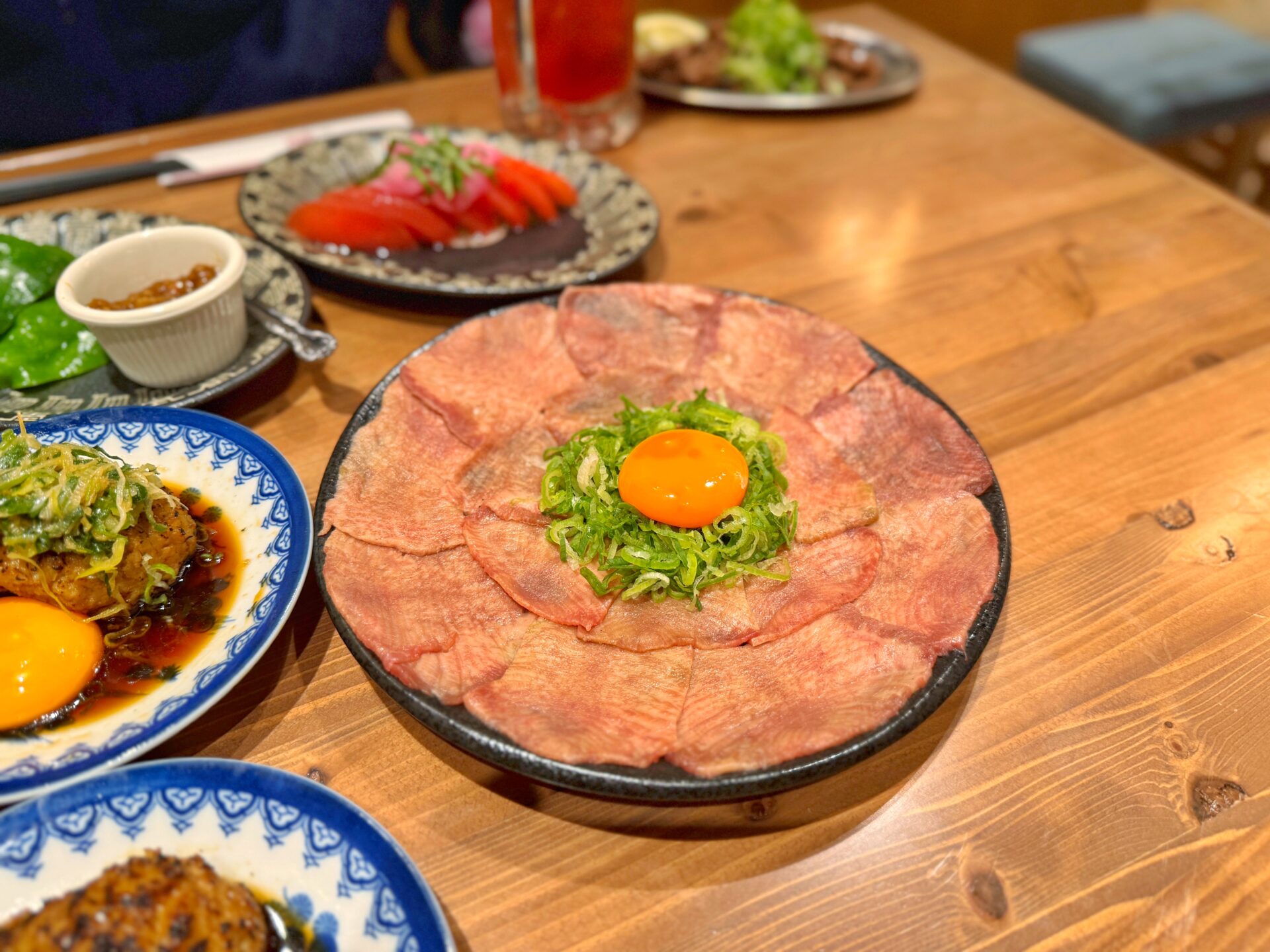 さいたま市「餃子酒場 肉汁とっつぁん大宮店」コスパ崩壊…変幻自在な餃子食べ放題の新店
