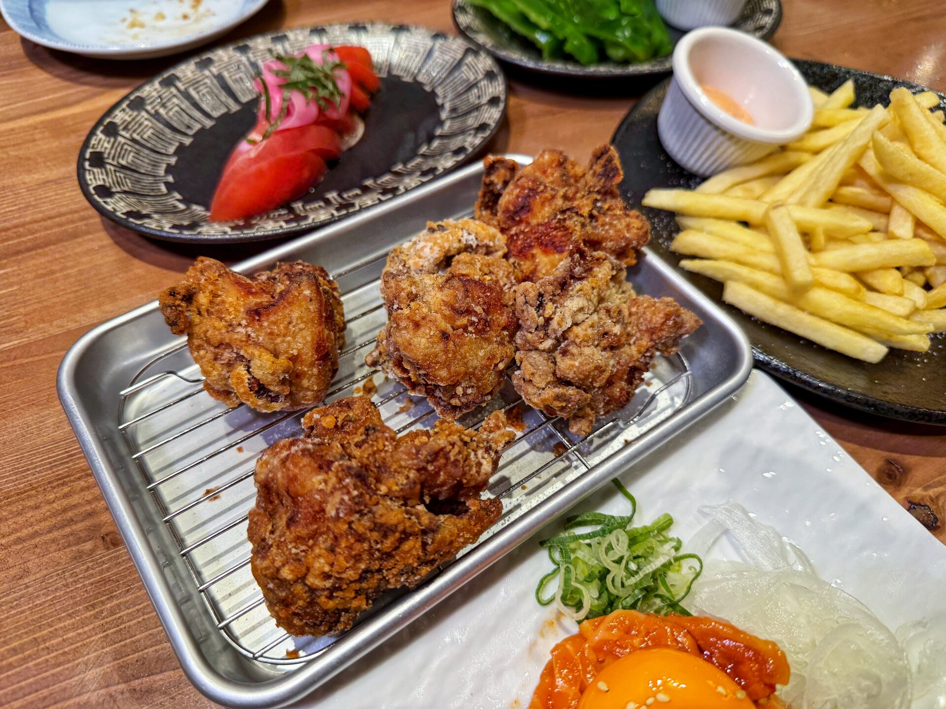 さいたま市「餃子酒場 肉汁とっつぁん大宮店」コスパ崩壊…変幻自在な餃子食べ放題の新店