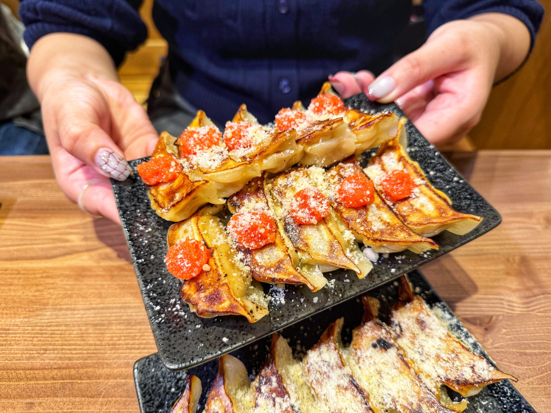 さいたま市「餃子酒場 肉汁とっつぁん大宮店」コスパ崩壊…変幻自在な餃子食べ放題の新店