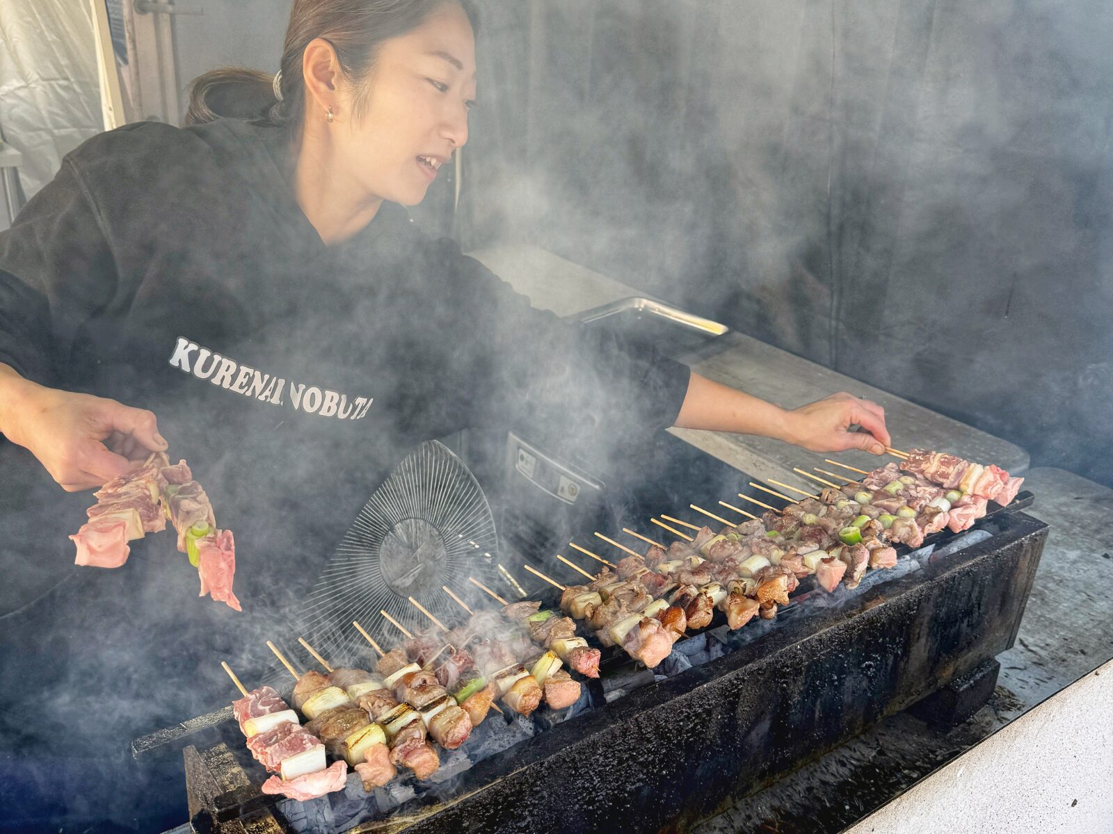 桶川市「くれないの豚」埼玉の屋台スタイルで大人気なテイクアウト焼鳥専門店